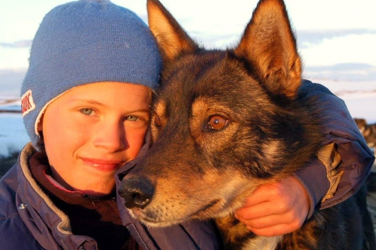 Vinterferieleir med hundekjøring for barn
