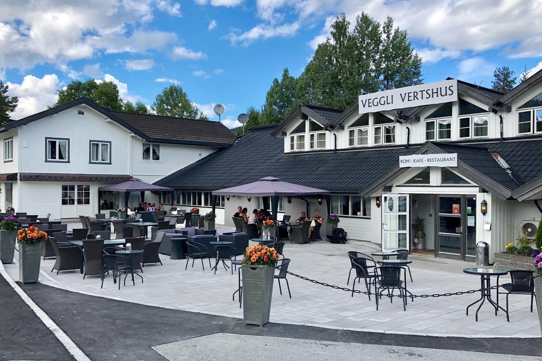 Rebusløp, standup og sommerfest - Veggli Vertshus