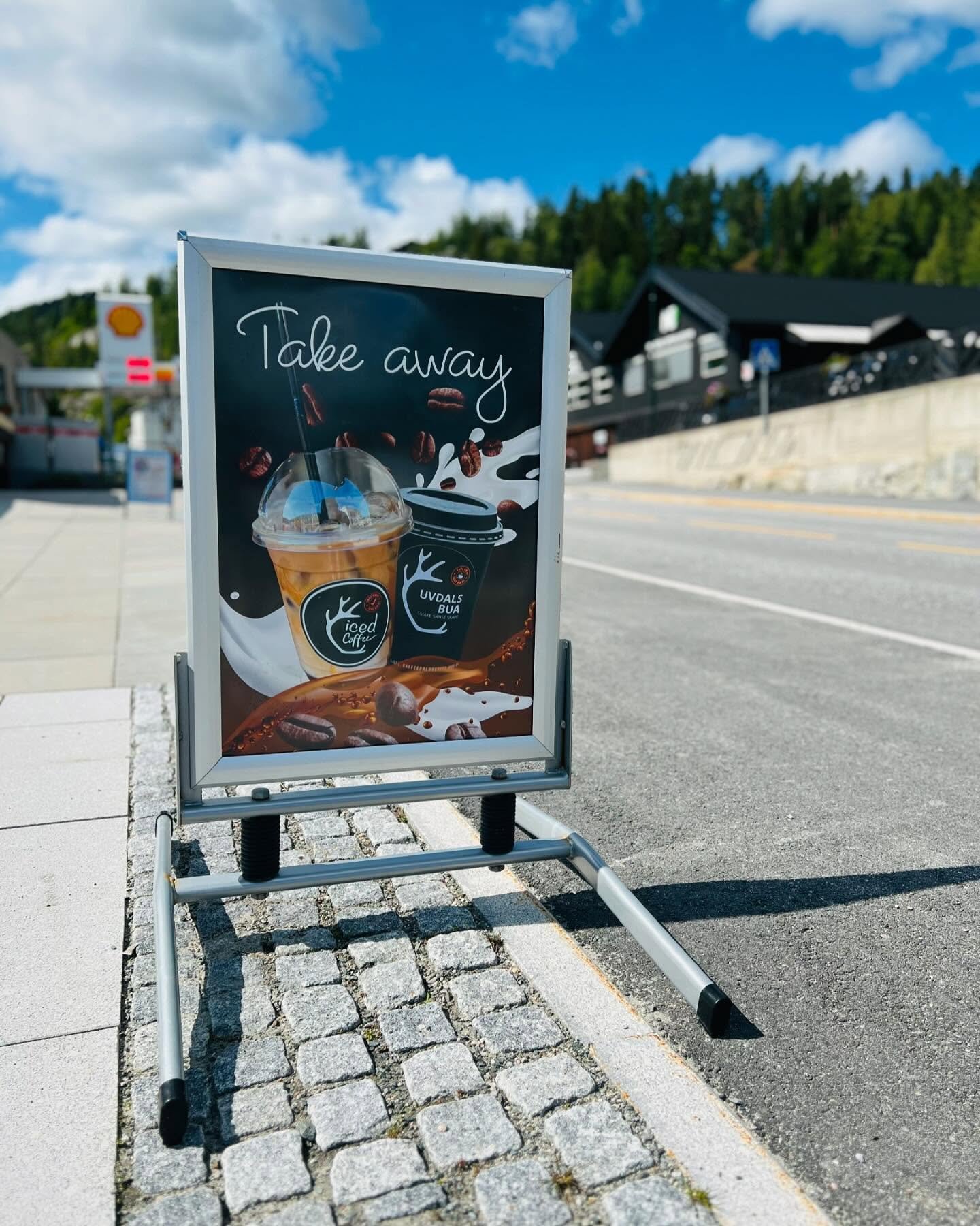 UVDALSBUA
.
Finner du p&aring; R&oslash;dberg! Sentrum 38 
.
Hos oss finner du delikatesser, garn, metervare, interi&oslash;r, velv&aelig;re, kaffedrikker, uvdalsrosa med mer! 😍
.
Bes&oslash;k oss p&aring; Instagram @uvdalsbua , Facebook, nettbutikk