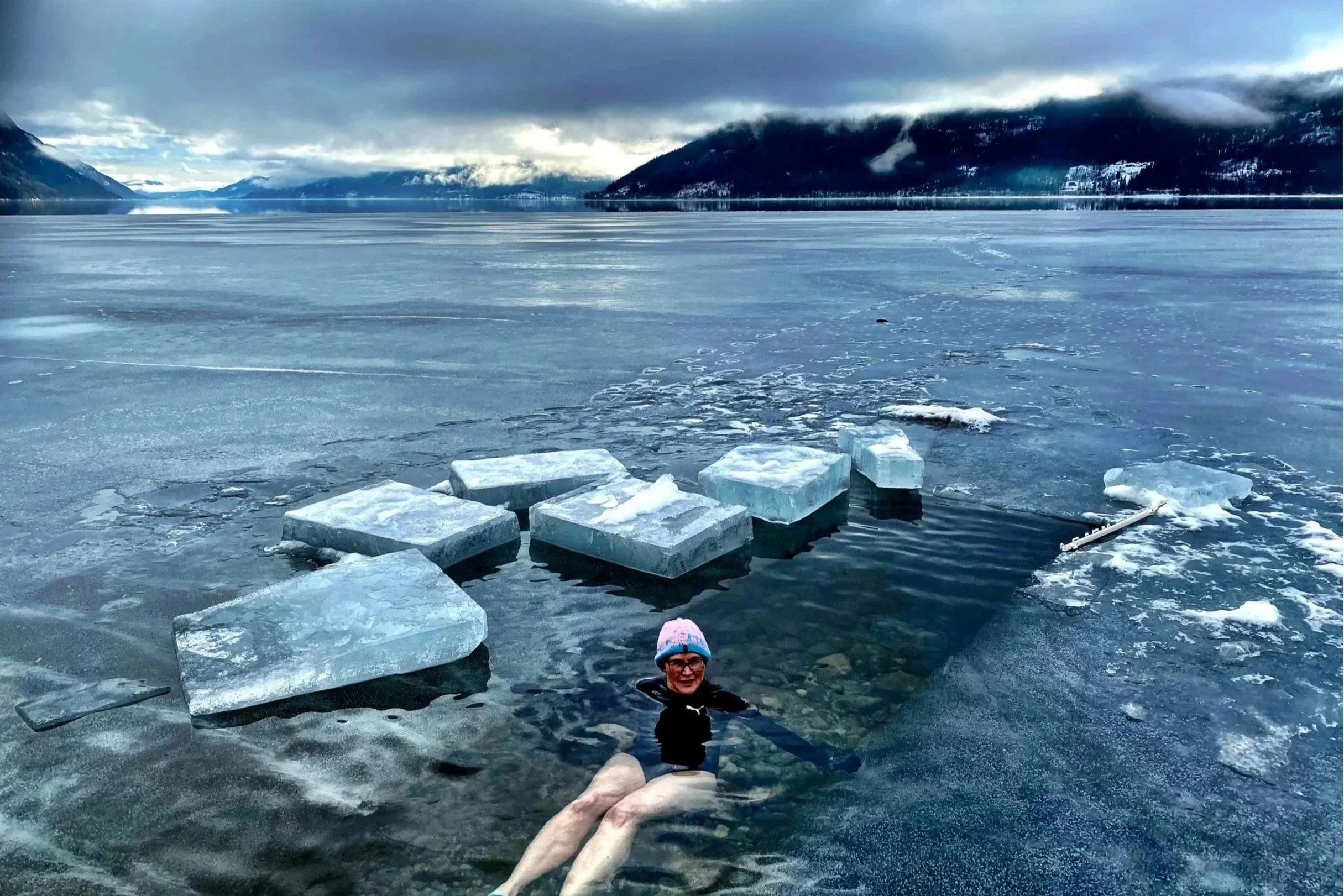 Isbading og badstue på Sandviken Camping