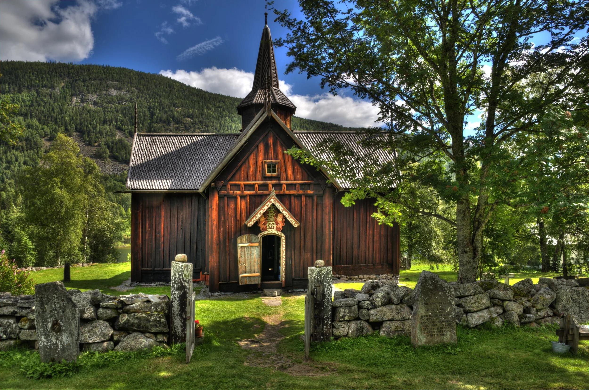 numedalsruta_nore_stavkirke_Tormod Fauskrud.jpg