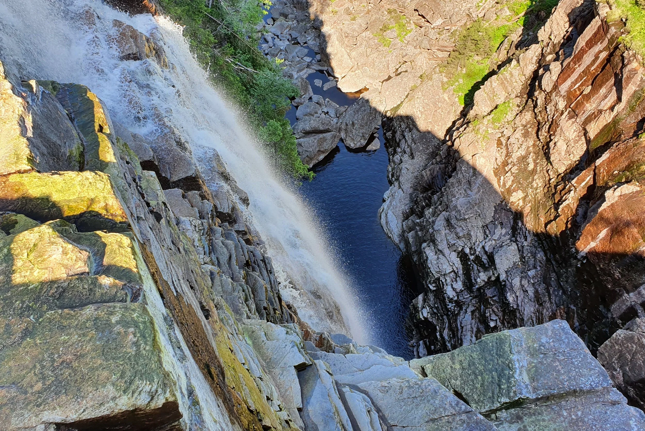 blefjelljuvefossen_toppen av Juvefoss_svingom.jpg