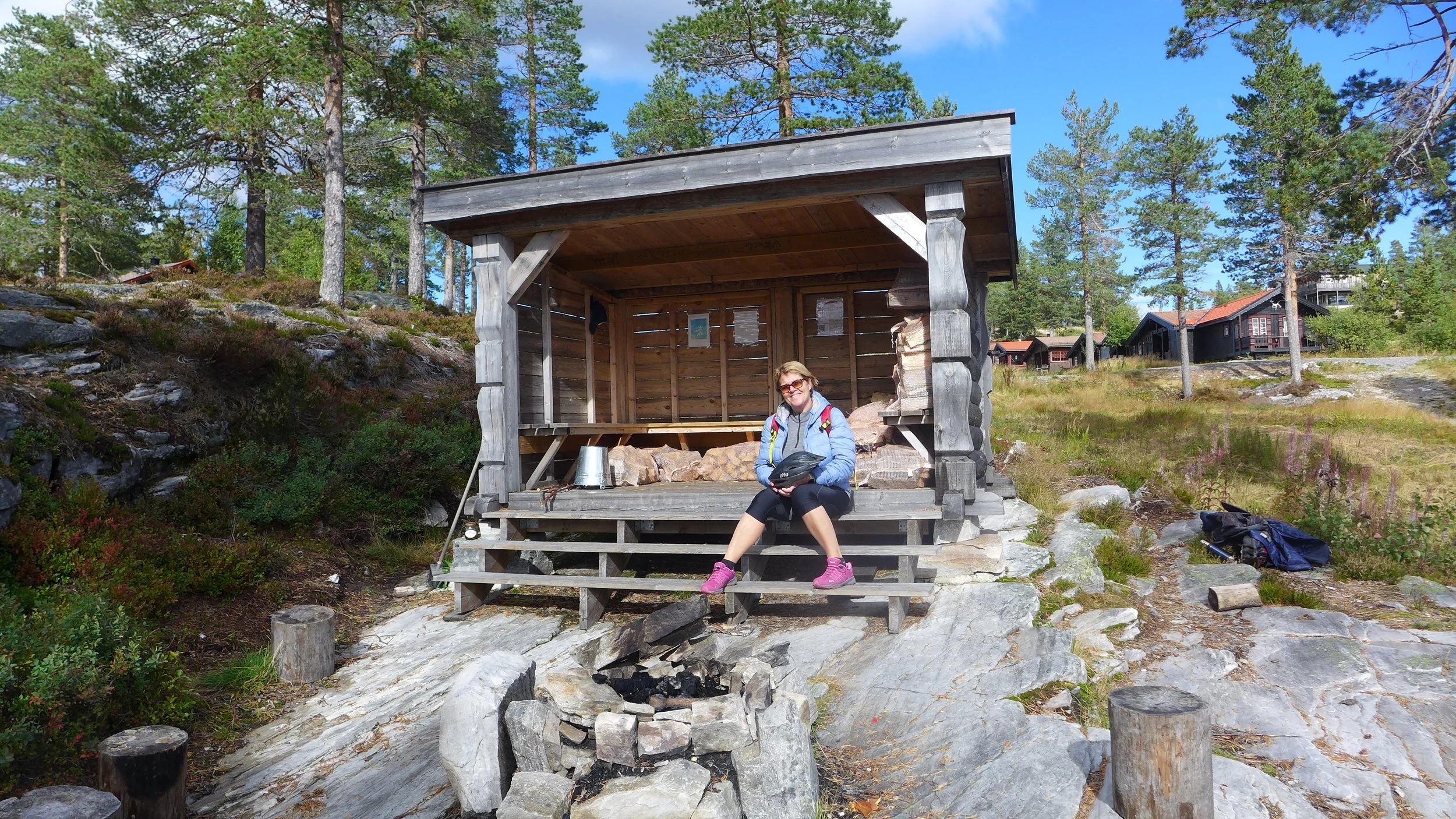 blefjell-juvefossen_gapahuk_svingom.jpg
