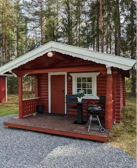 Campinghytte NEset Skydsstasjon.JPG