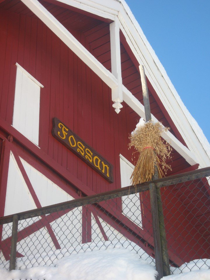 Fossan gård låve m kornnek vinter.jpg