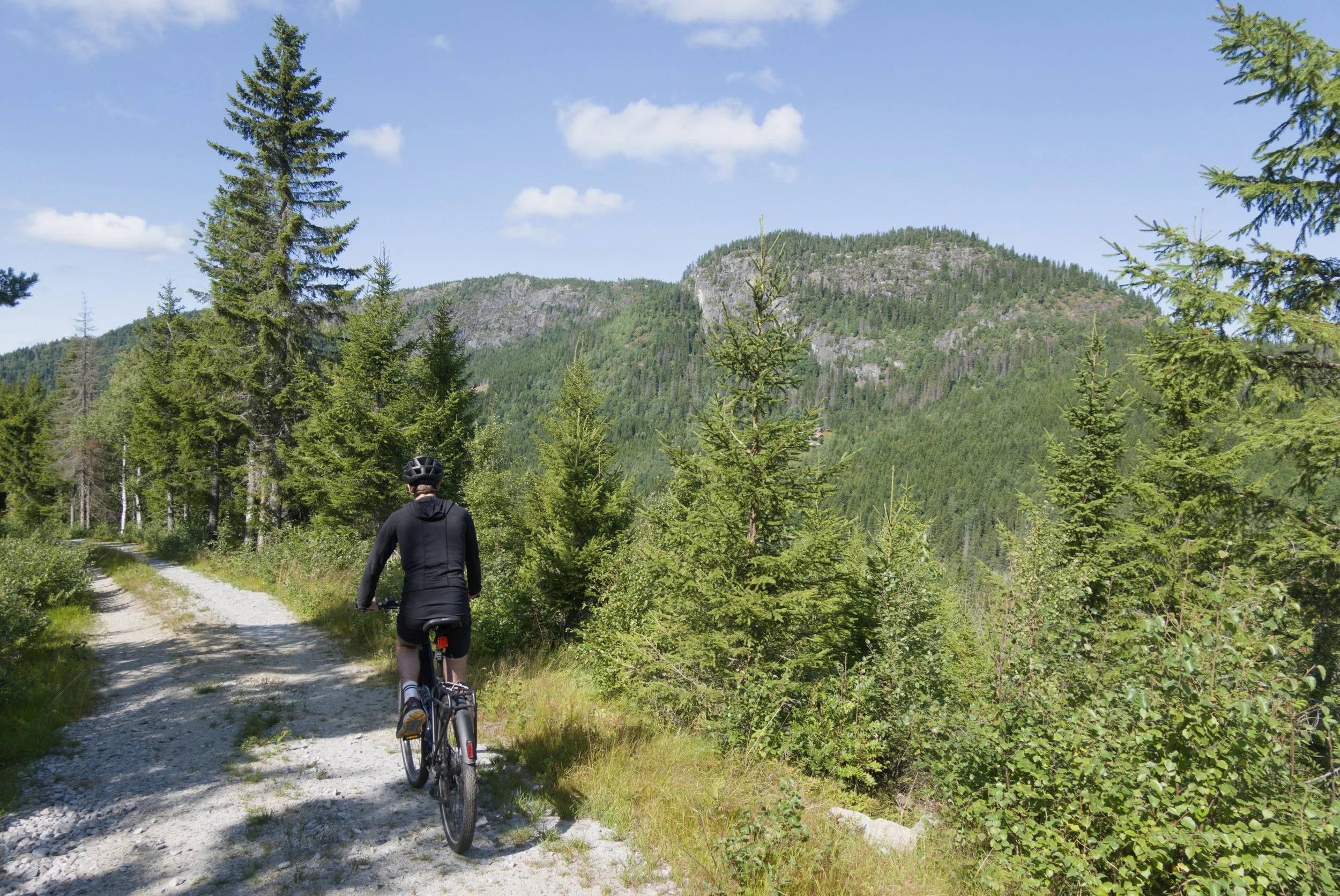 Grusvei fra Nedalen retning Grøset seter
