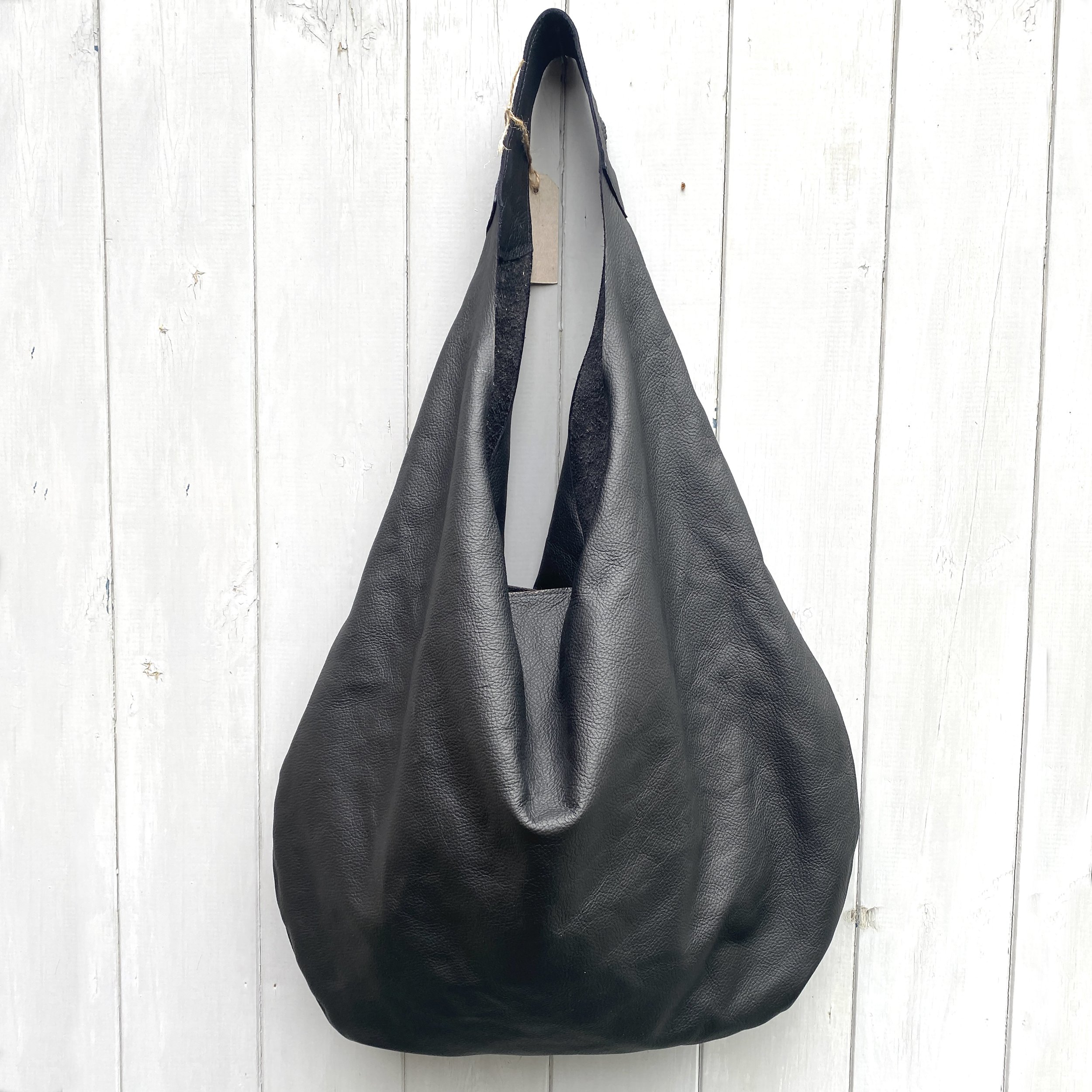 hobo bag black.jpg