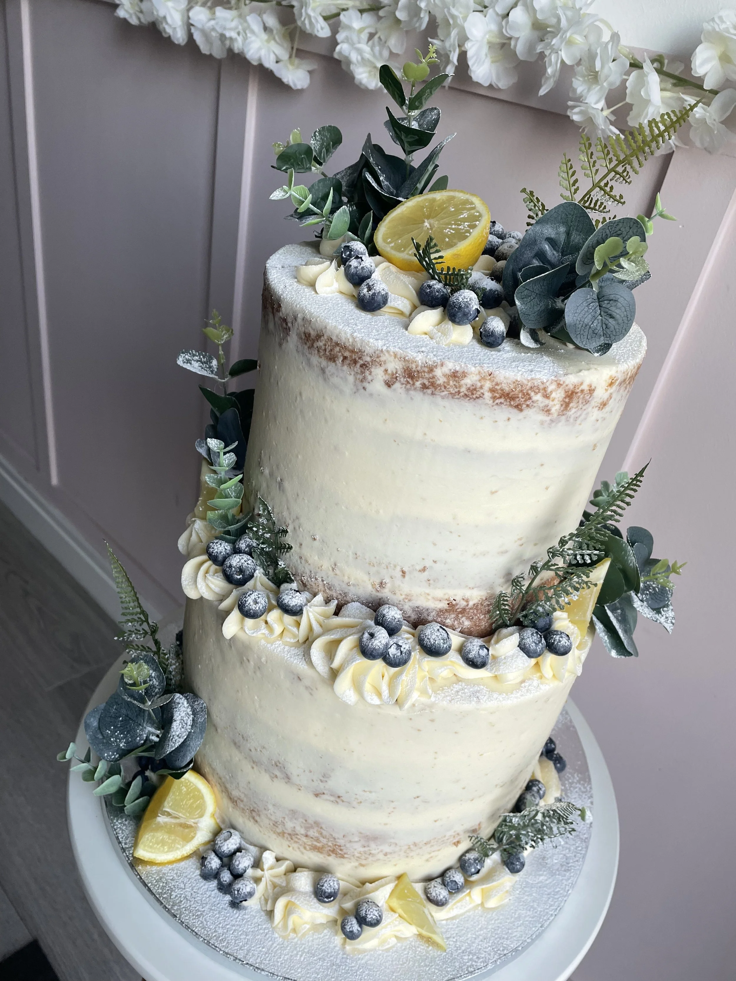 The Semi Naked Lemon Cake
Cake Code 010