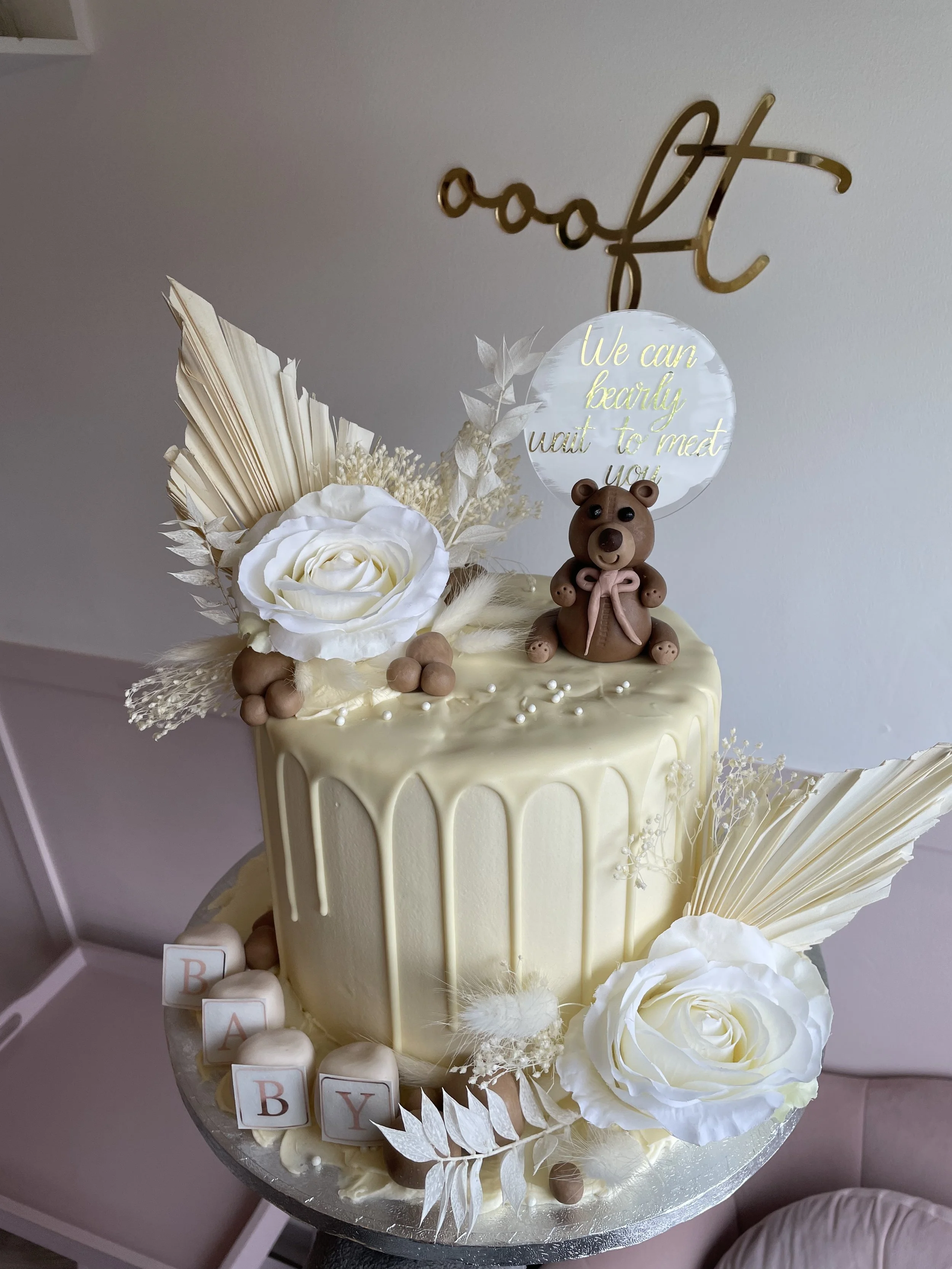 Cream Bear Baby Shower Cake
Cake Code 012