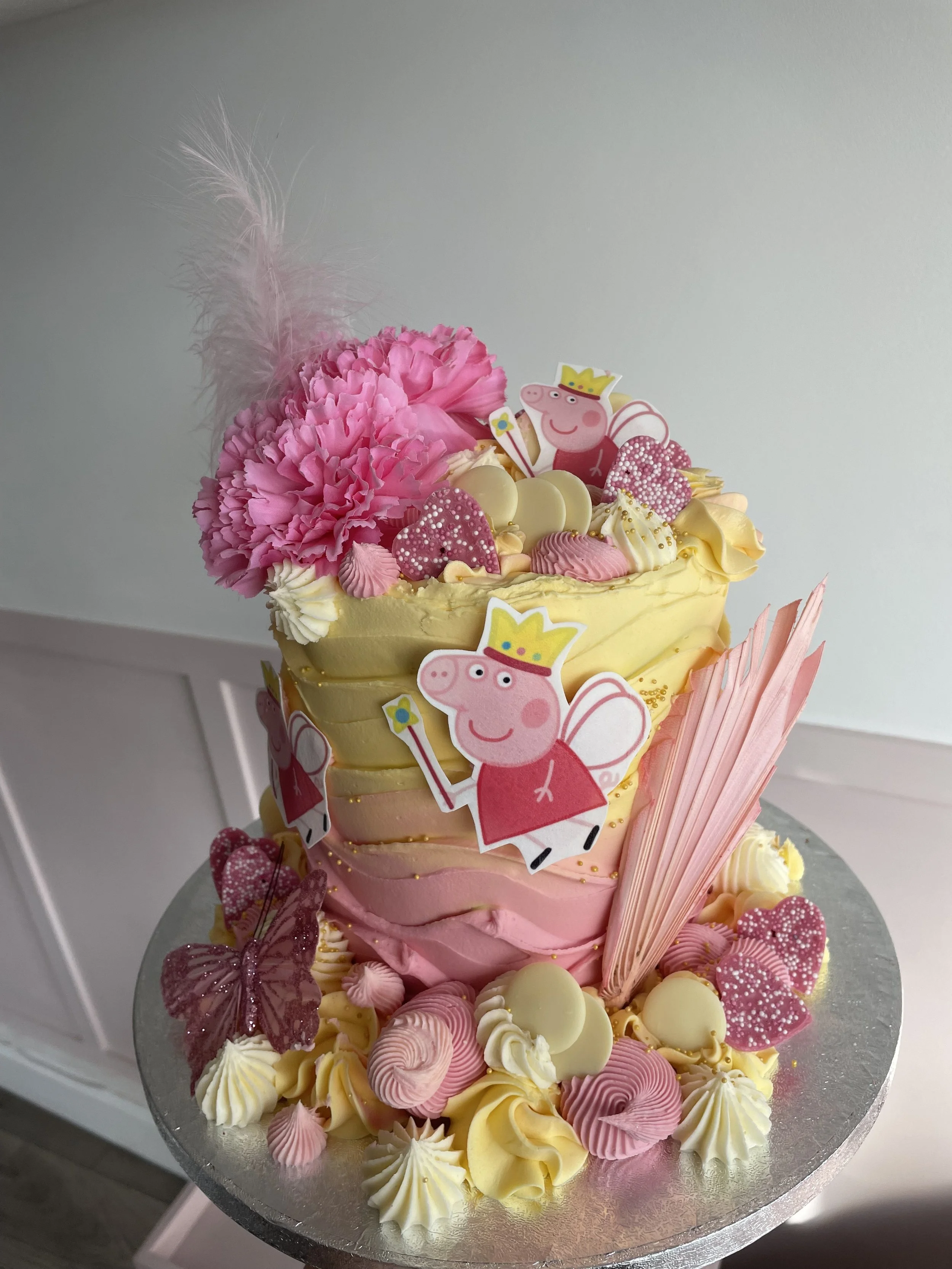 Peppa Pig Cake
Cake Code 034