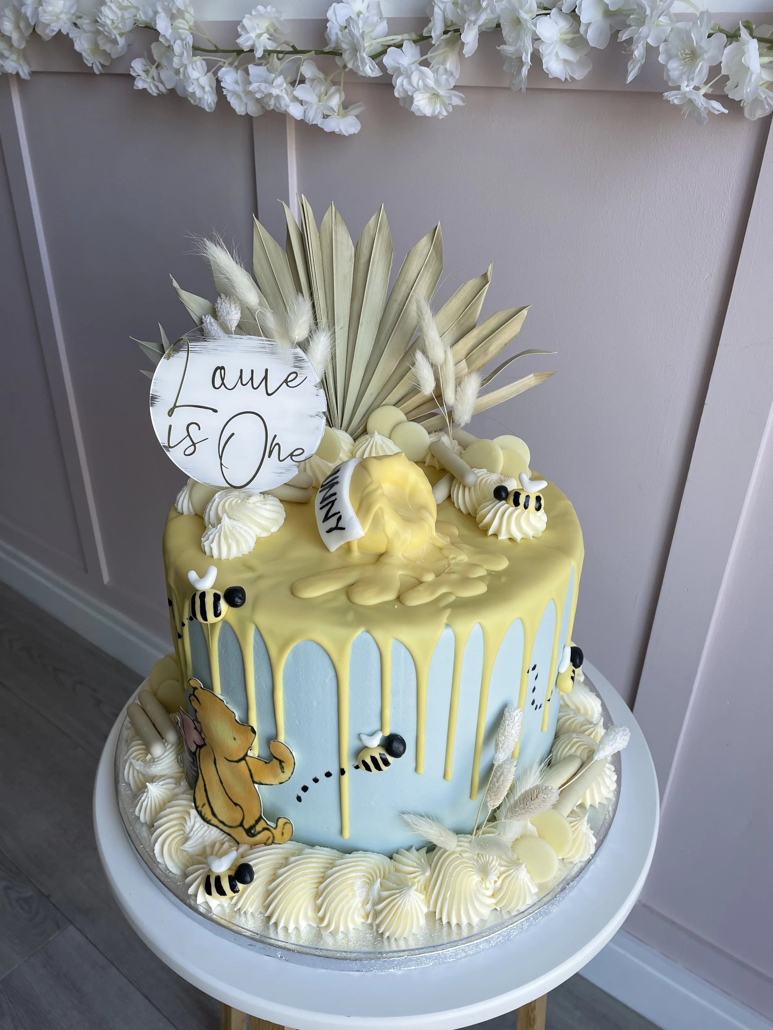 Winnie the Pooh Cake
Cake Code 032