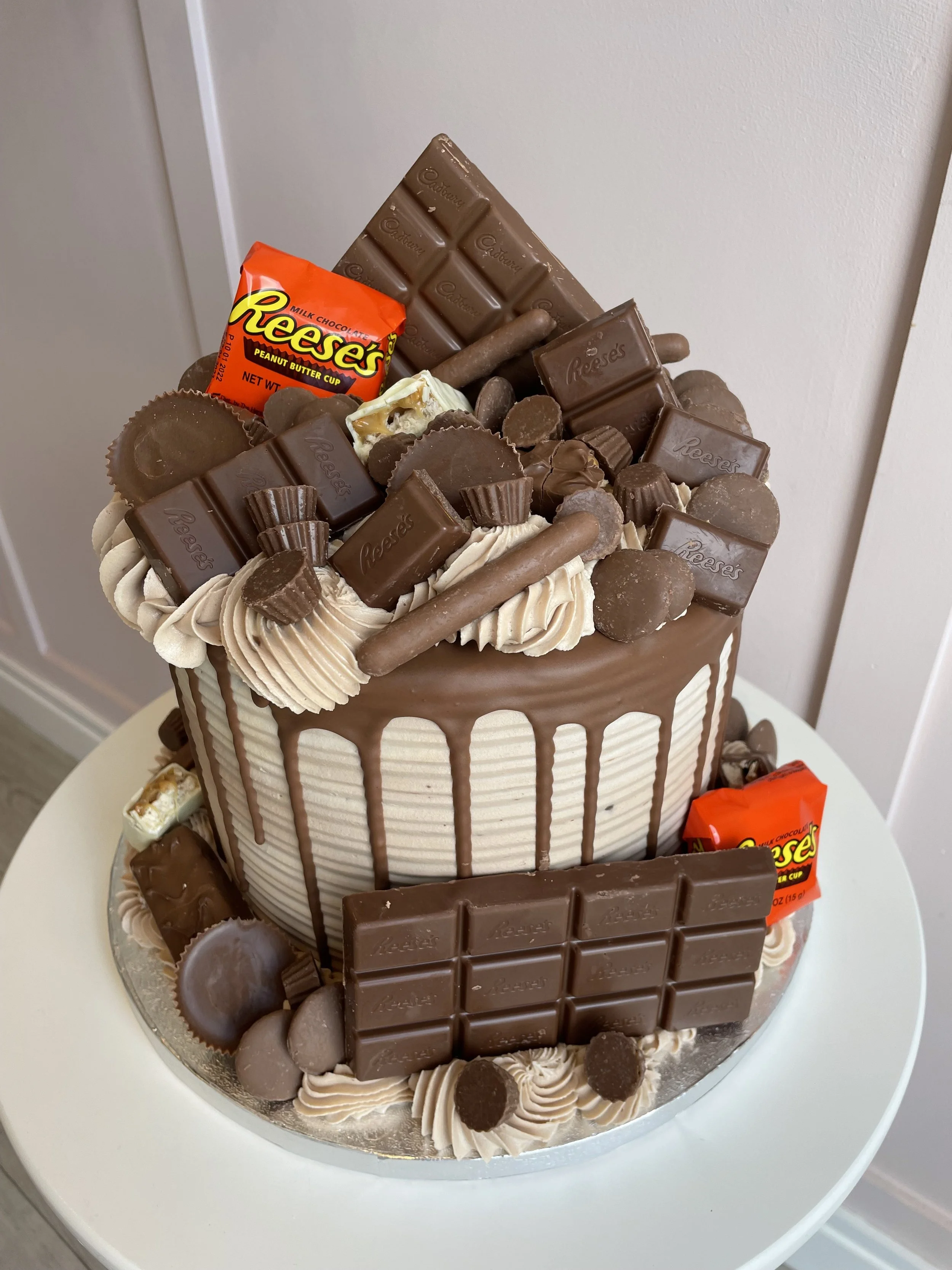 Reese's Loaded Cake
Cake Code 023