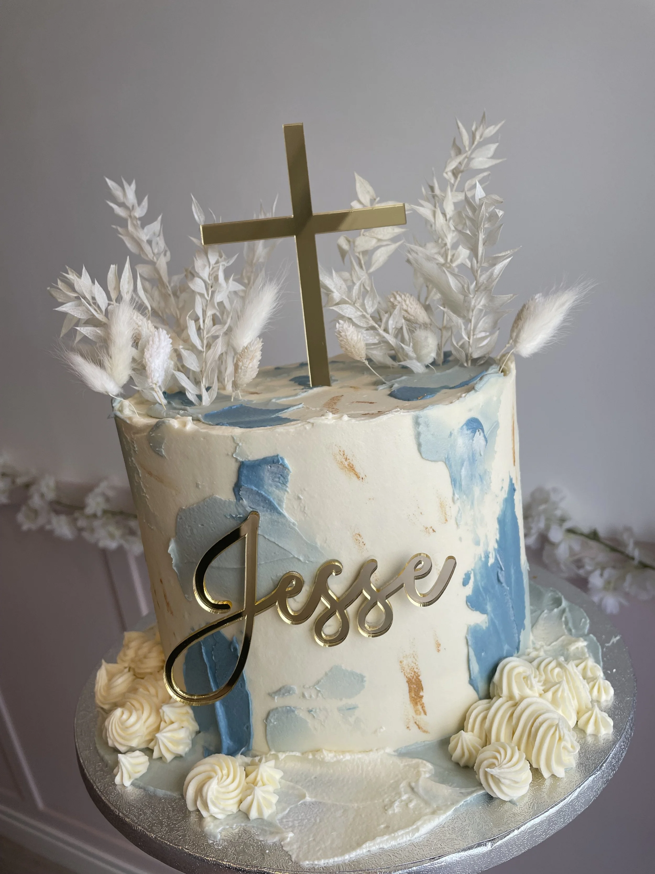 Dried Flower Christening Cake
Cake Code 015