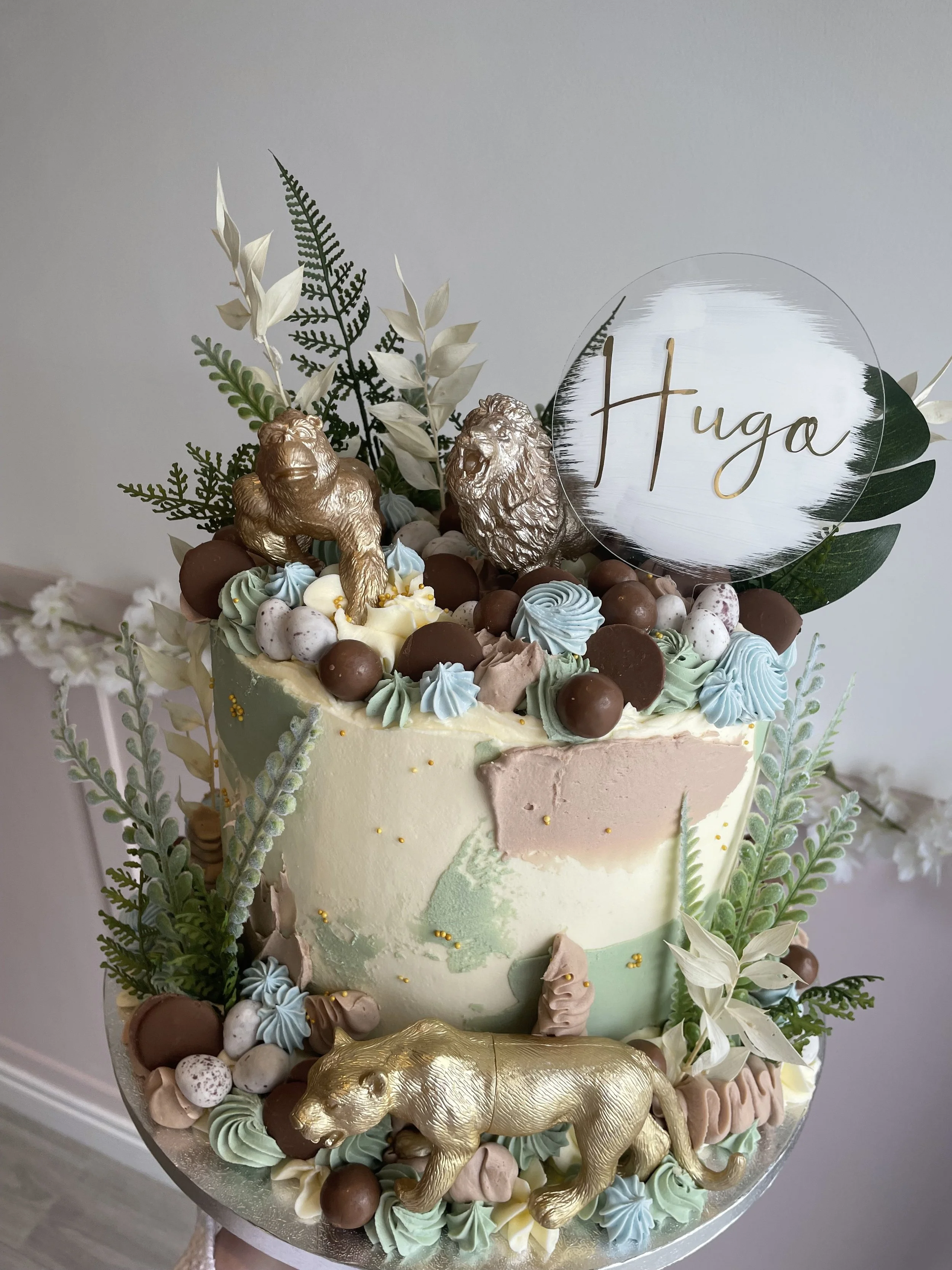 Safari Cake
Cake Code 042