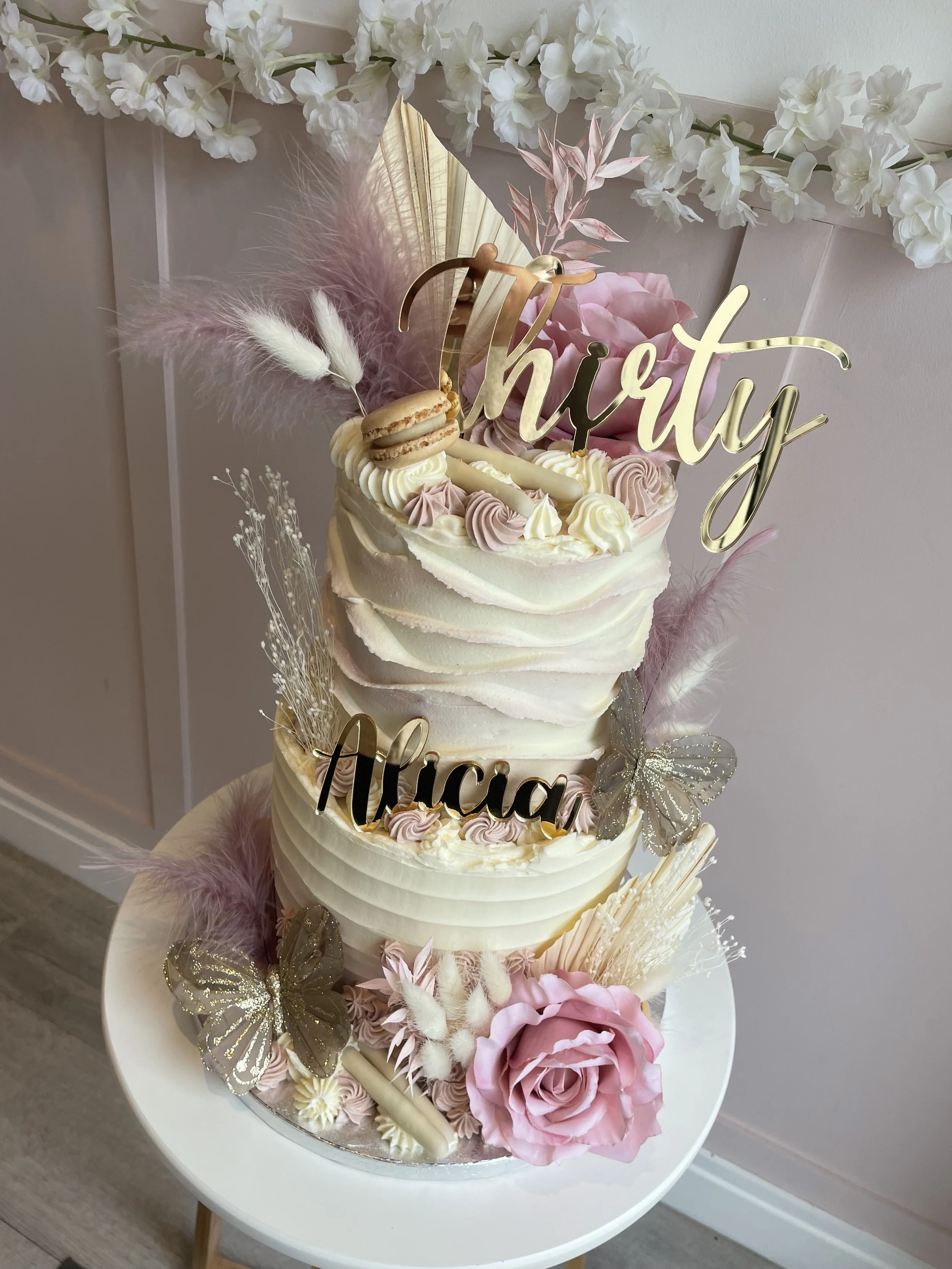 The GLAM Cake
Cake Code 007