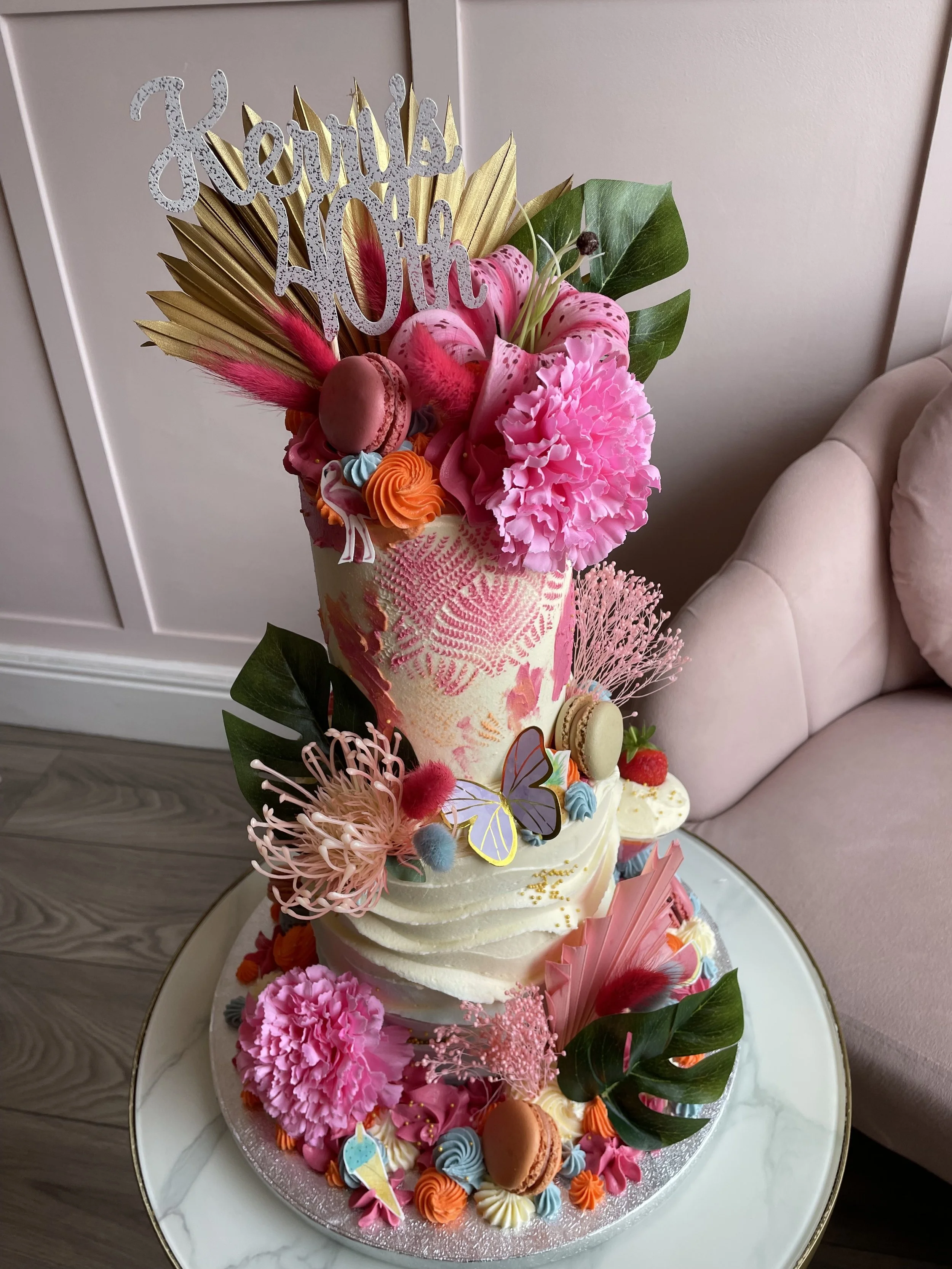 The Tropical Cake
Cake Code 009