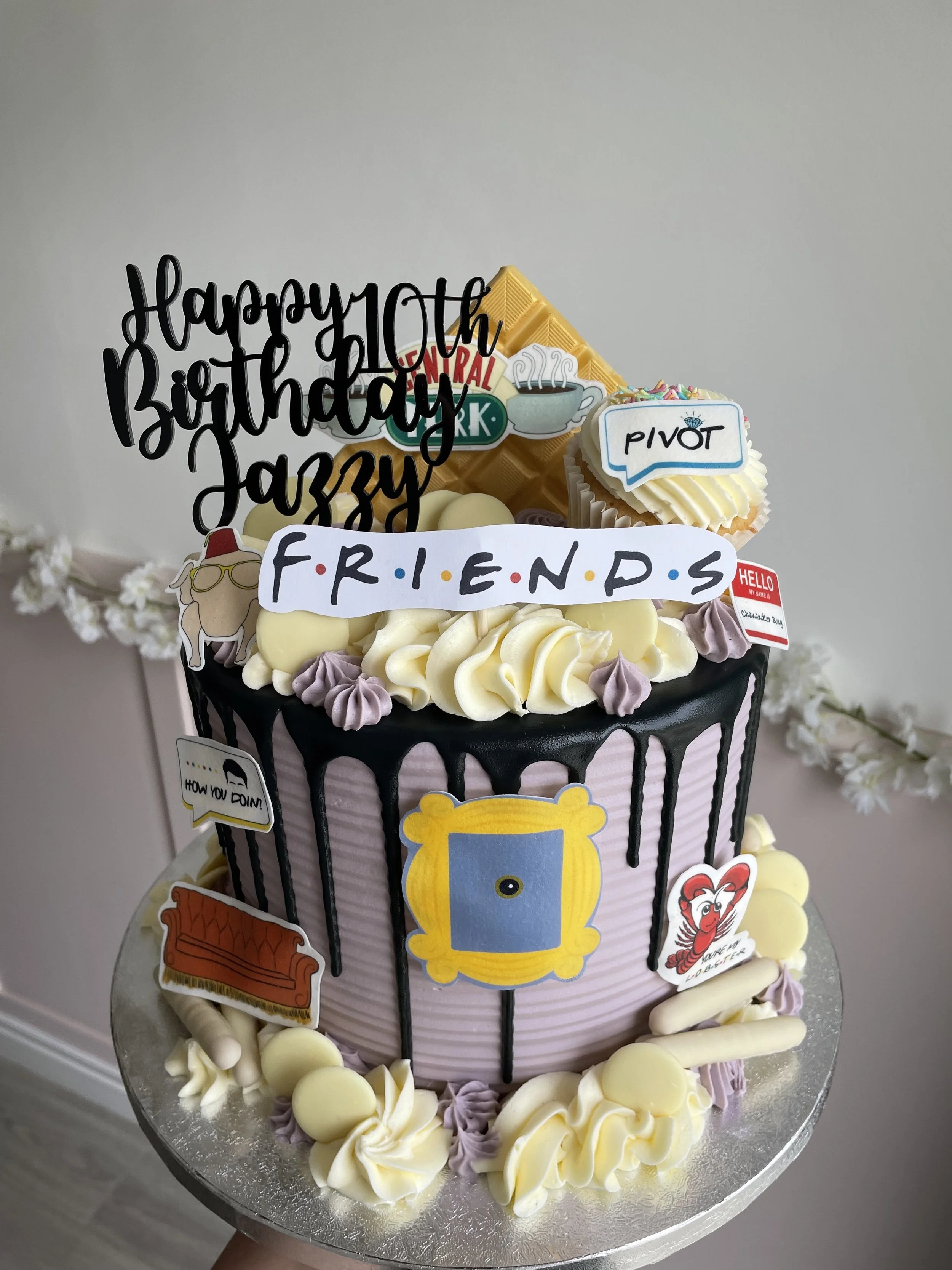 Friends Cake
Cake Code 035