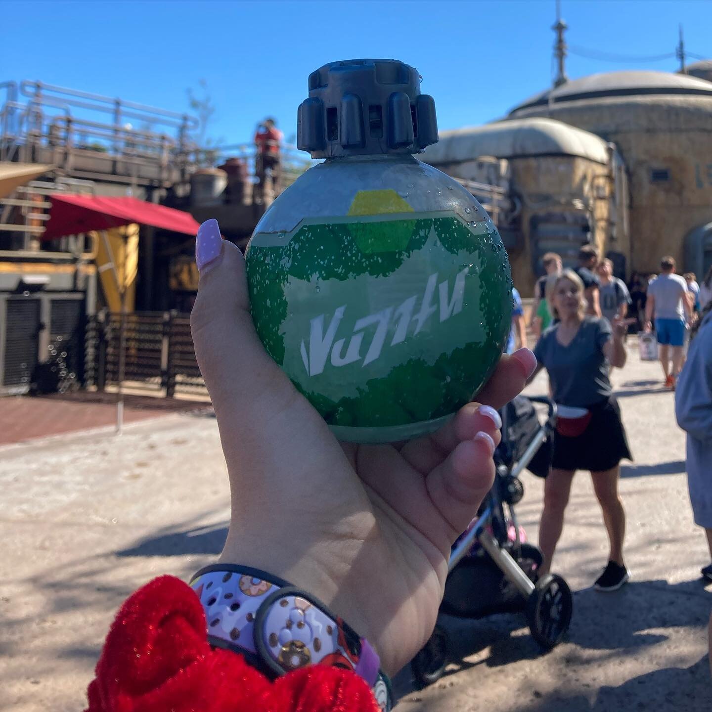 Anyone else a sucker for packaging?🥺

I adored these little drinks in Galaxy&rsquo;s Edge (I&rsquo;ve got a Coca Cola one too). I just thought they&rsquo;d look cute on a kitchen shelf😂

Not that I need encouragement, but please tag some businesses