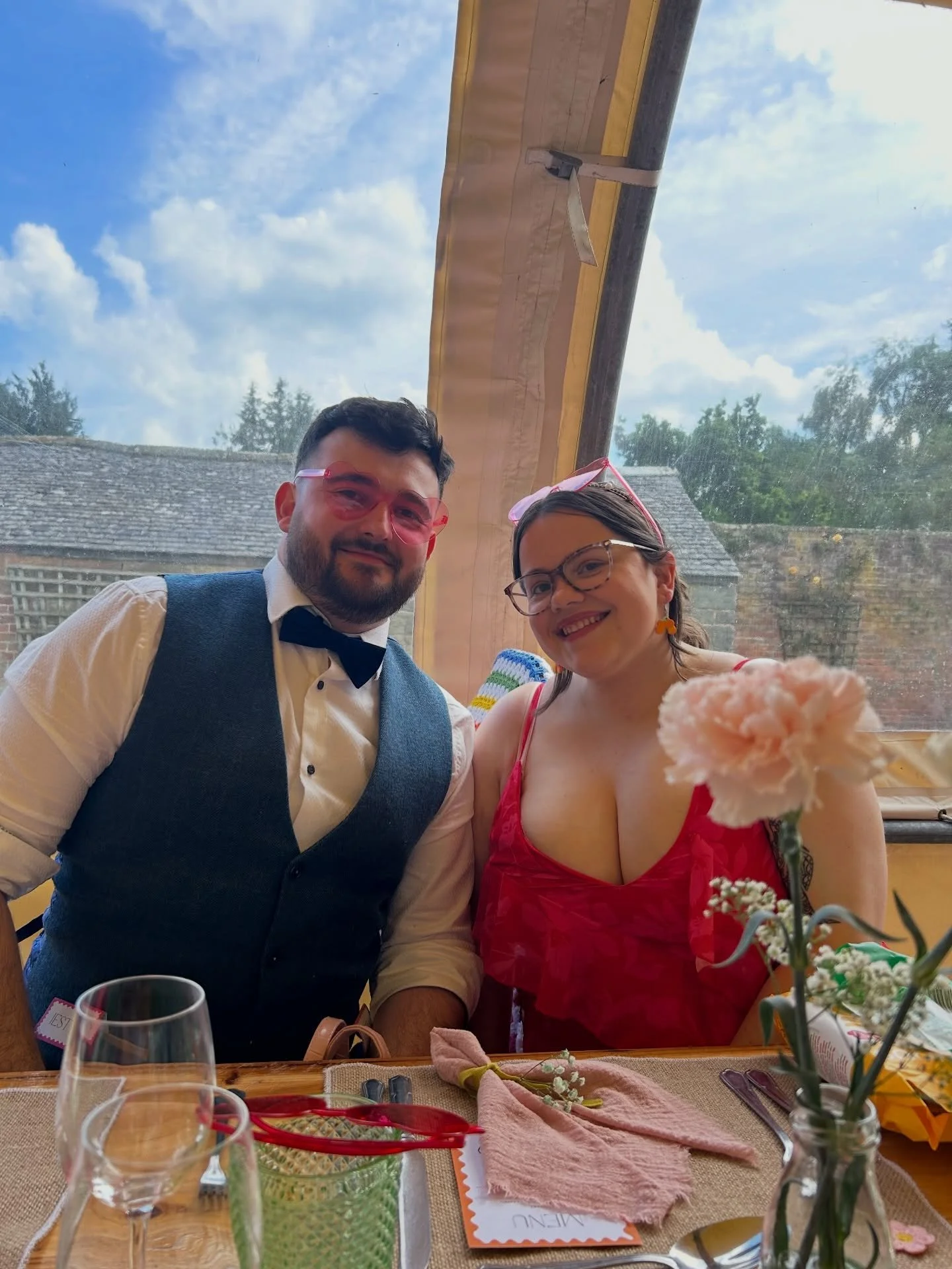 To finish the month of love, here are some photos that are filled with love and joy🧡

I truly am just a sucker for love🫶🏻 

#CoffeeWithCerys #EverydayJoy #EverydayLove