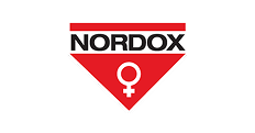 Logo av Nordox med en rød trekant.