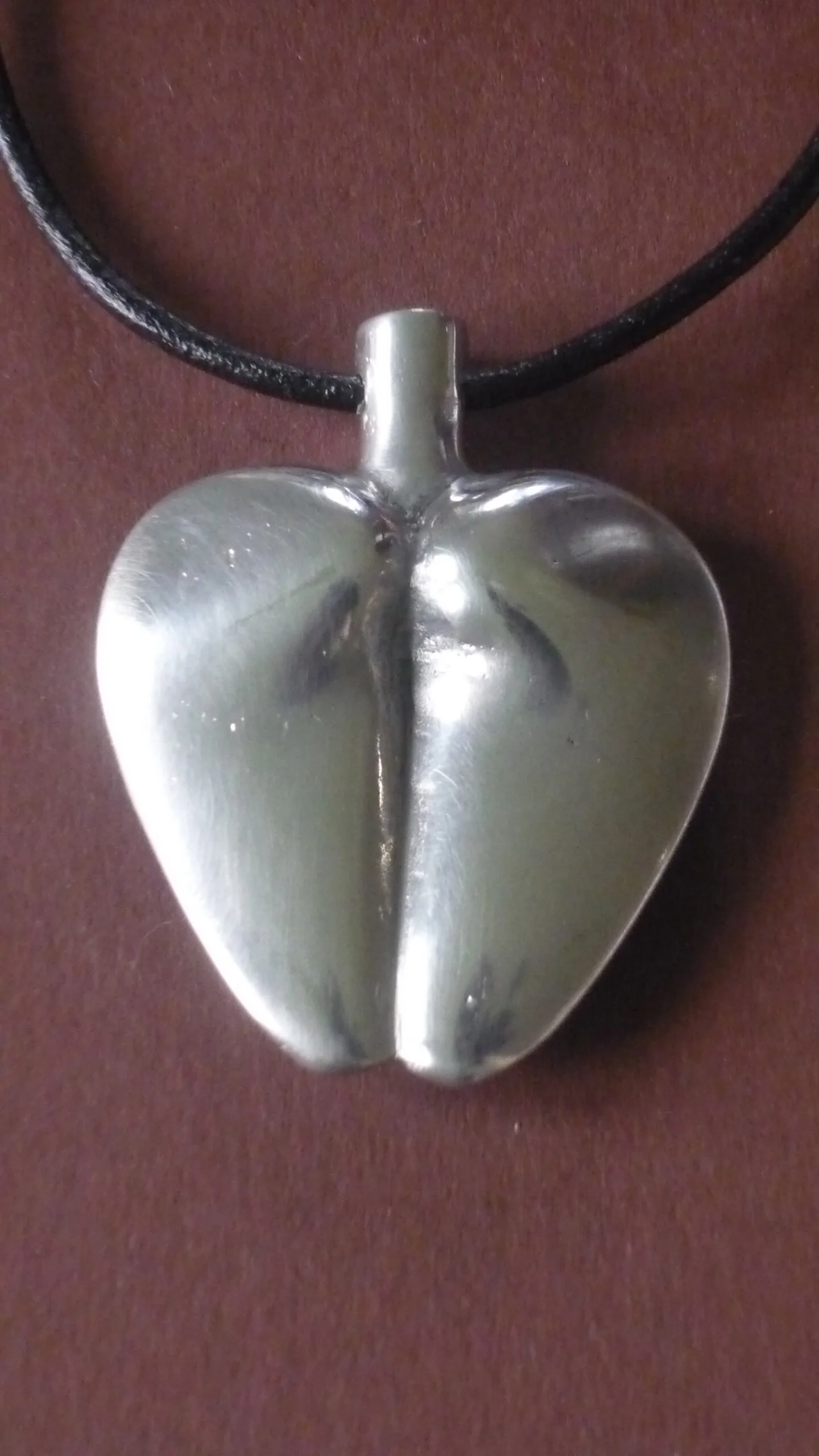 p moulded pewter pendant (2).JPG