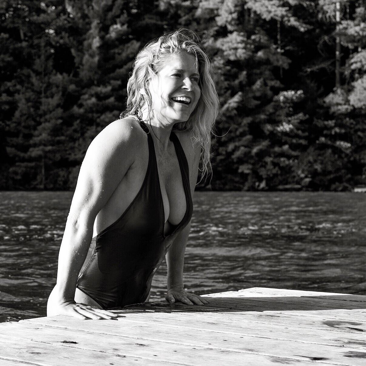 ↟↟ 𝟽◦𝟸𝟷◦𝟸𝟶𝟷𝟿 ↟↟

📷 @lanedorsey 

#tbt #happy #summer2019 #lake #lakerosseau #lakerosseaumuskoka #dock #getoutside #exploremore #blackandwhite #ootd #photooftheday #ᴛʙᴛ #tbt🔙