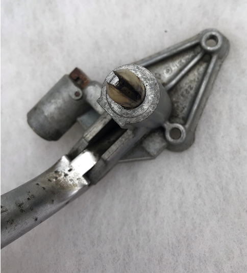 Dauphine left front door mechanism 1-3.PNG