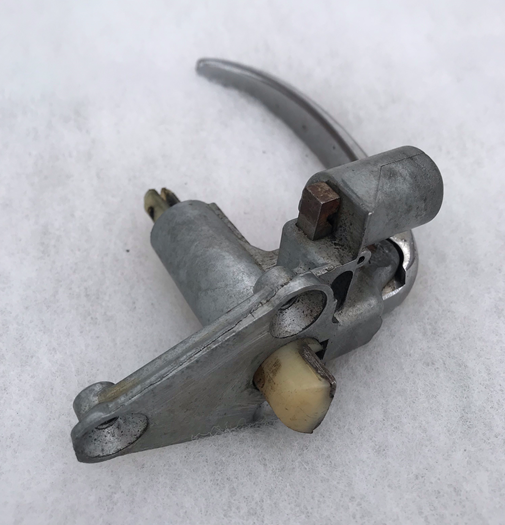 Dauphine left front door mechanism 1-4.PNG