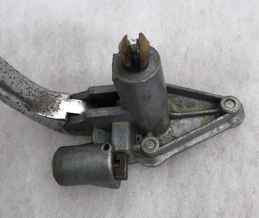 Dauphine right front door mechanism 2-3.PNG