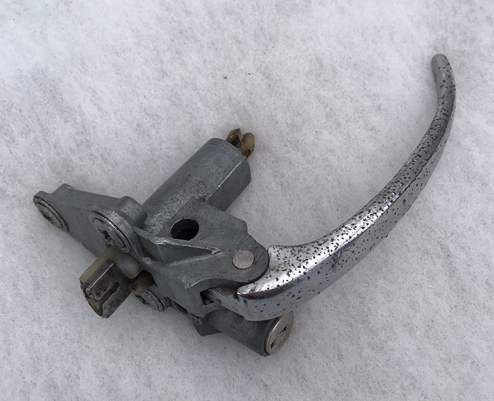 Dauphine right front door mechanism 2-4.PNG