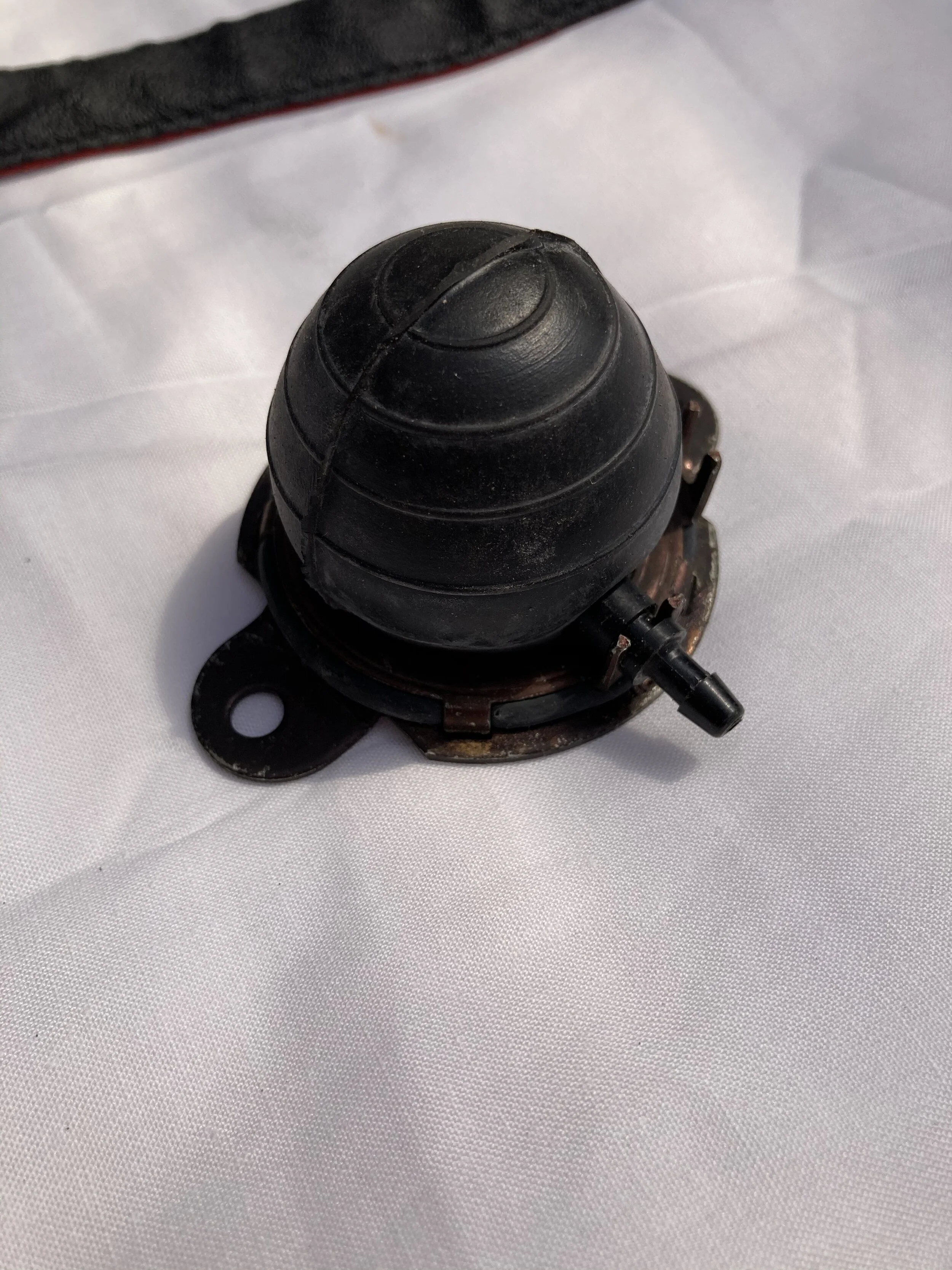 A4DED881-509C-404F-A379-1B84A487934C