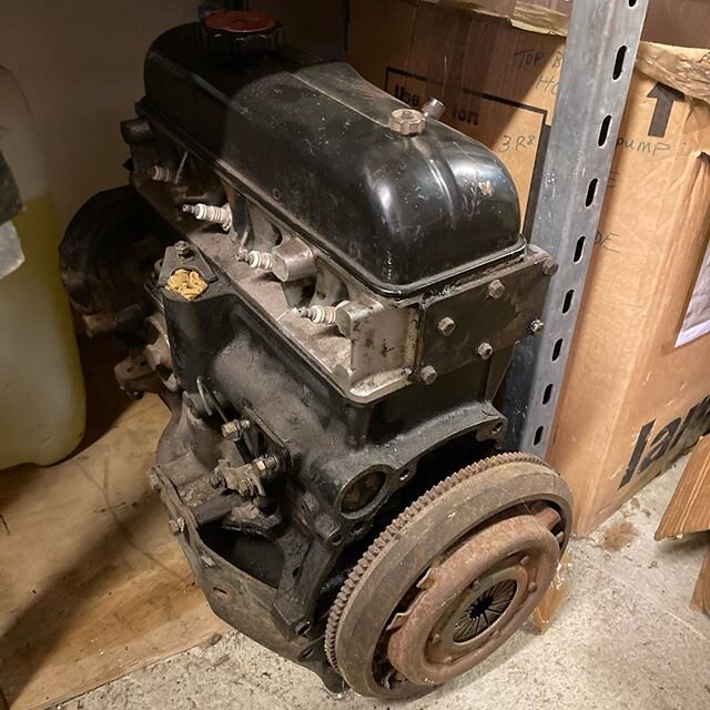 &mdash;-FOR SALE&mdash;- 2 x Sierra engines (R8/10/Floride S/Caravelle but will fit 4cv and Dauphine with some modifications) one has 688-02 engine plate but the other doesn&rsquo;t have a plate. Both engine are free to rotate, &pound;200 for the bot