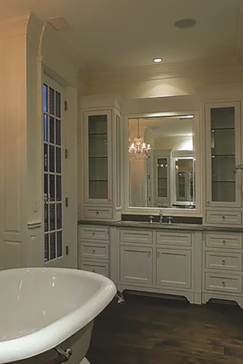 melrose-partners-designs-custom-homebuilder-kitchen-bathroom-remodel-luxury-real-estate-2140-N-Kenmore-2.jpg