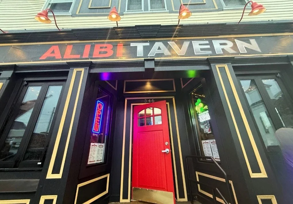 Alibi Tavern in Whitman