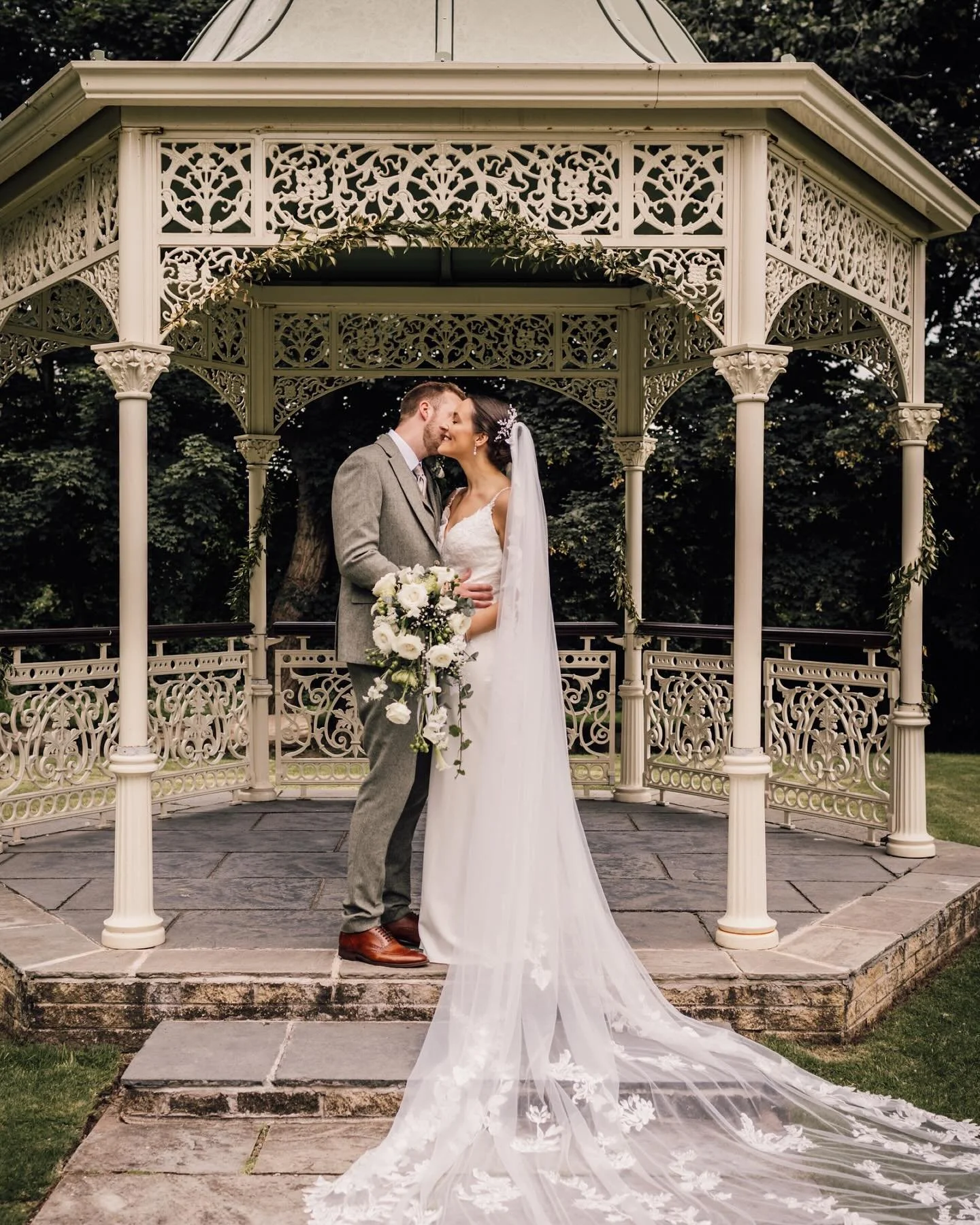 @emma_ebates & Jo demonstrating why everyone should have a bubble machine at their wedding! You two are just perfect! 
#bubblesbubblesbubbles #weddingbubbles #mrandmrs #weddingphotography #cornwallweddingphotographer #weddingphotographer
