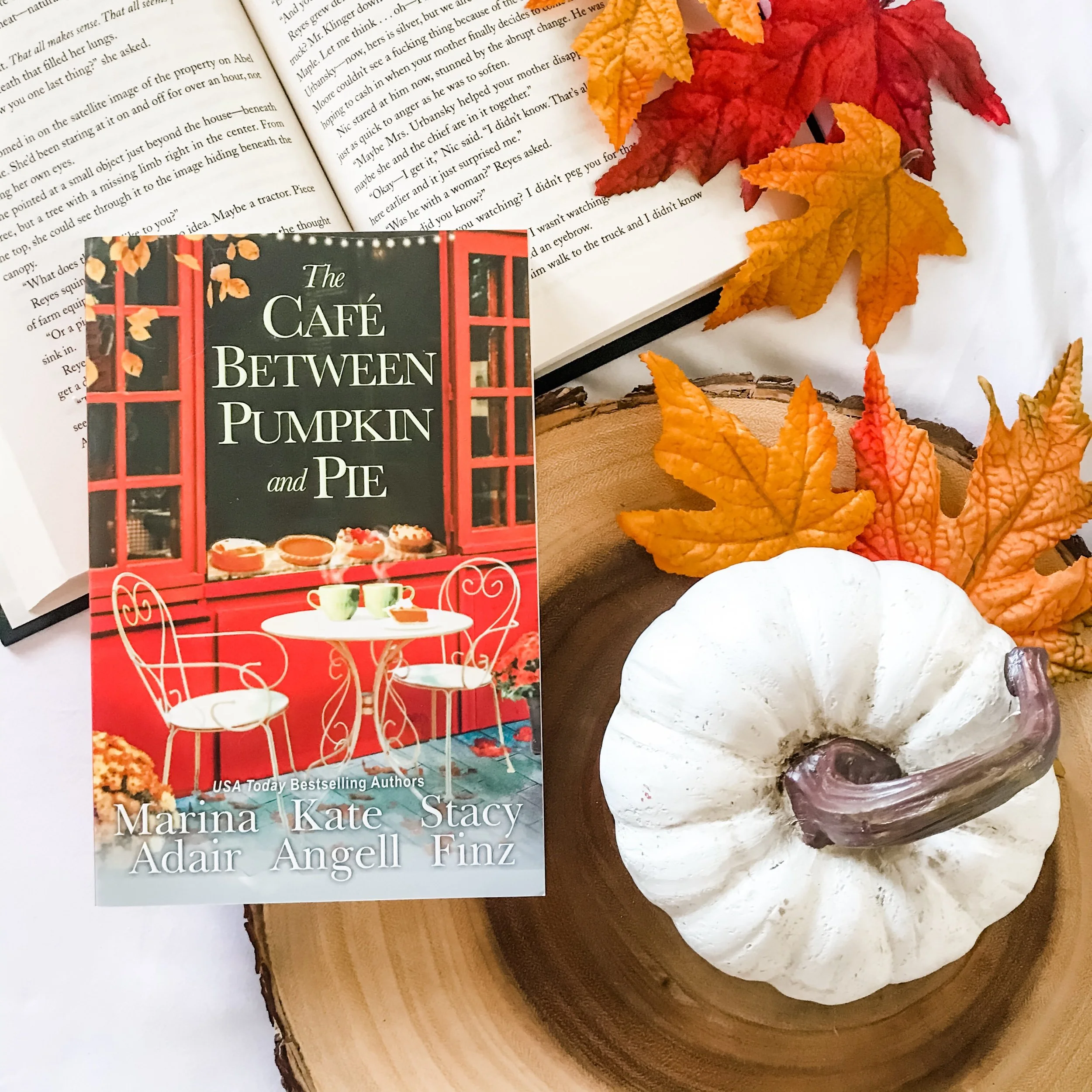 The Cafe Between Pumpkin and Pie