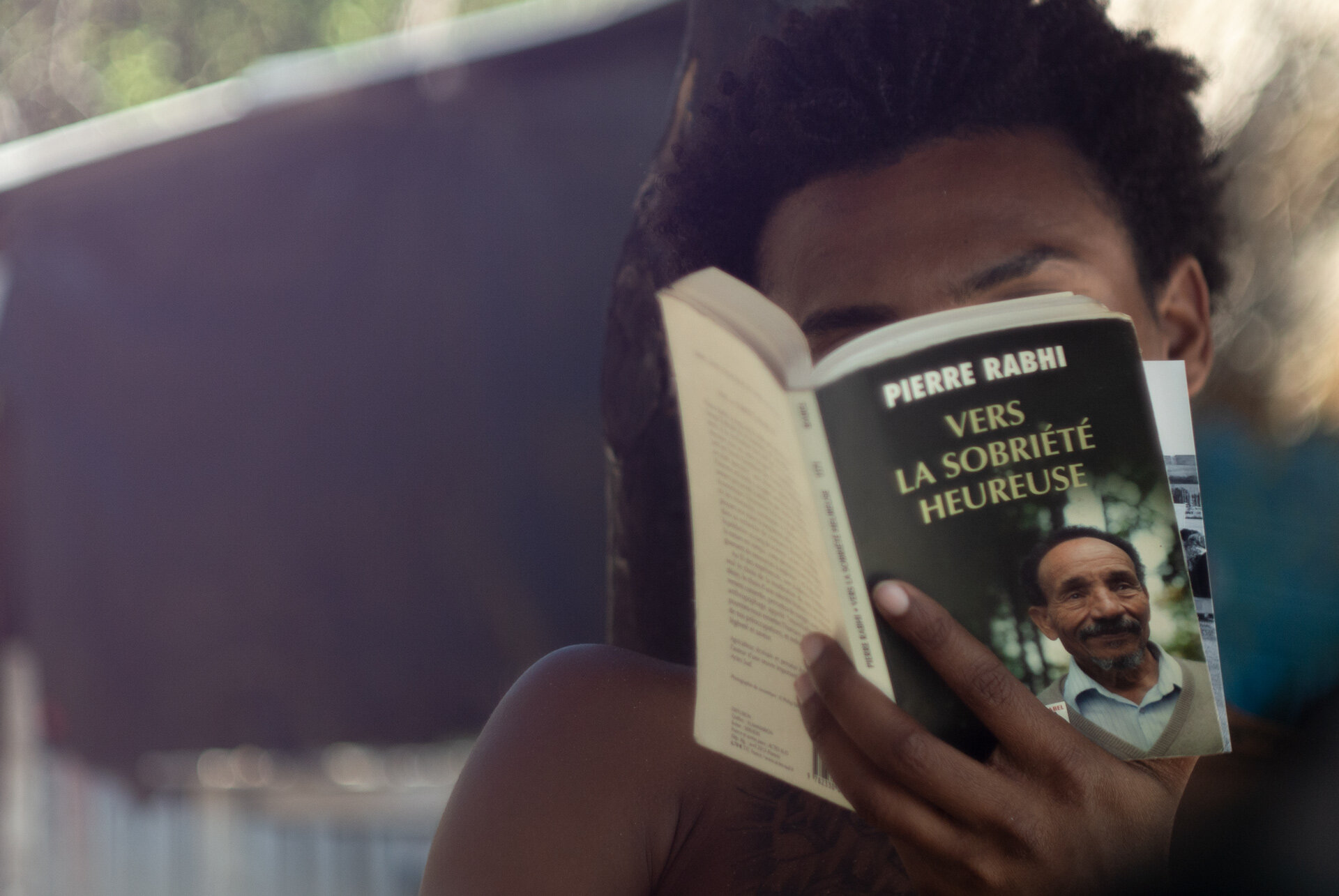 Reading Pierre Rabhi - Playa Blanca (Copy)
