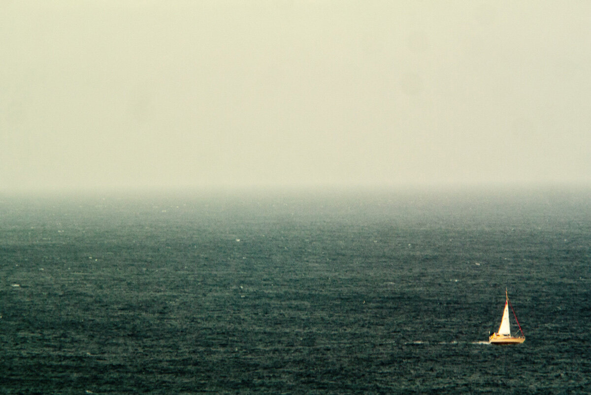 GUTAVO_CABARCAS_TENERIFE_BIG_BLUE_ROMANTIC_SHIP.jpg