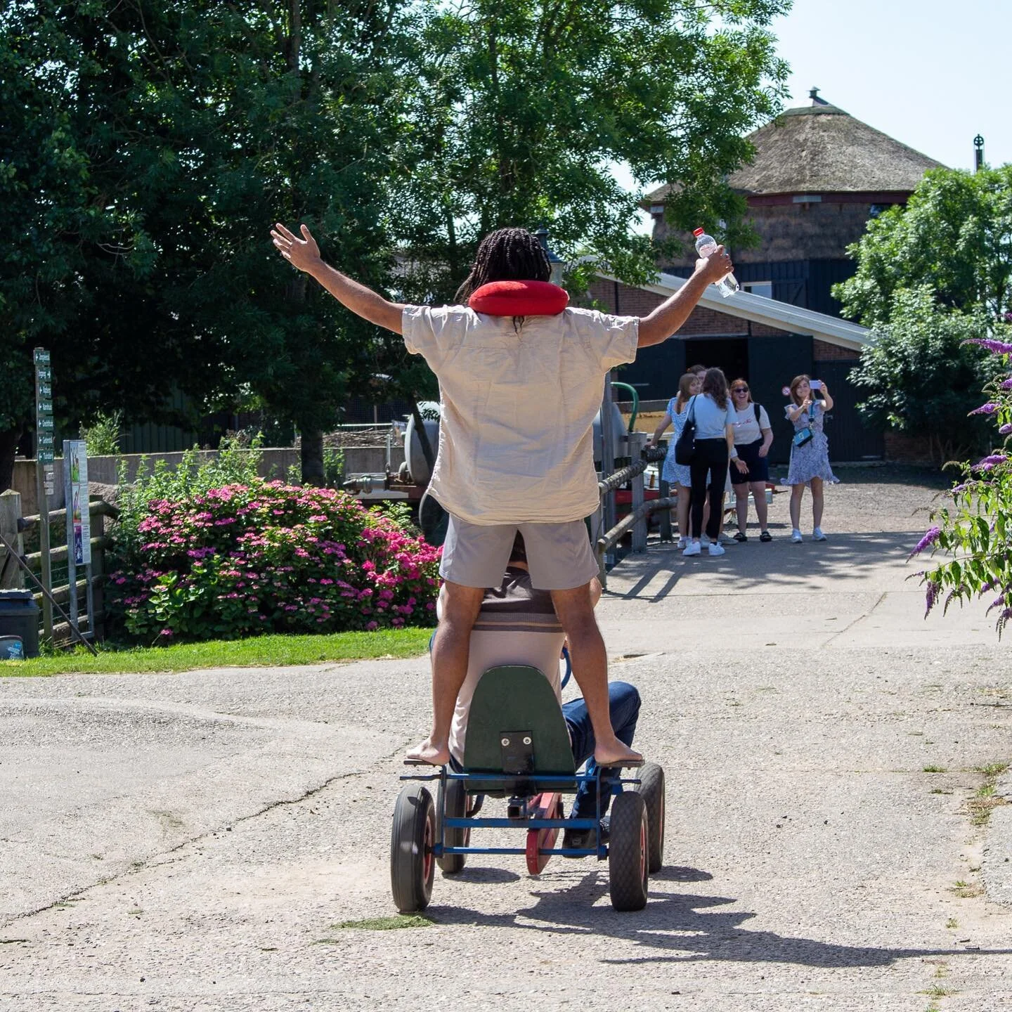 Afgelopen zaterdag was het afsluitende event van de tweede ronde #GRENSVERLEGGERS Binnenkort meer over welke fantastische initiatieven er zijn opgezet! Maar voor nu wilden we jullie deze sfeer impressie niet onthouden 😎