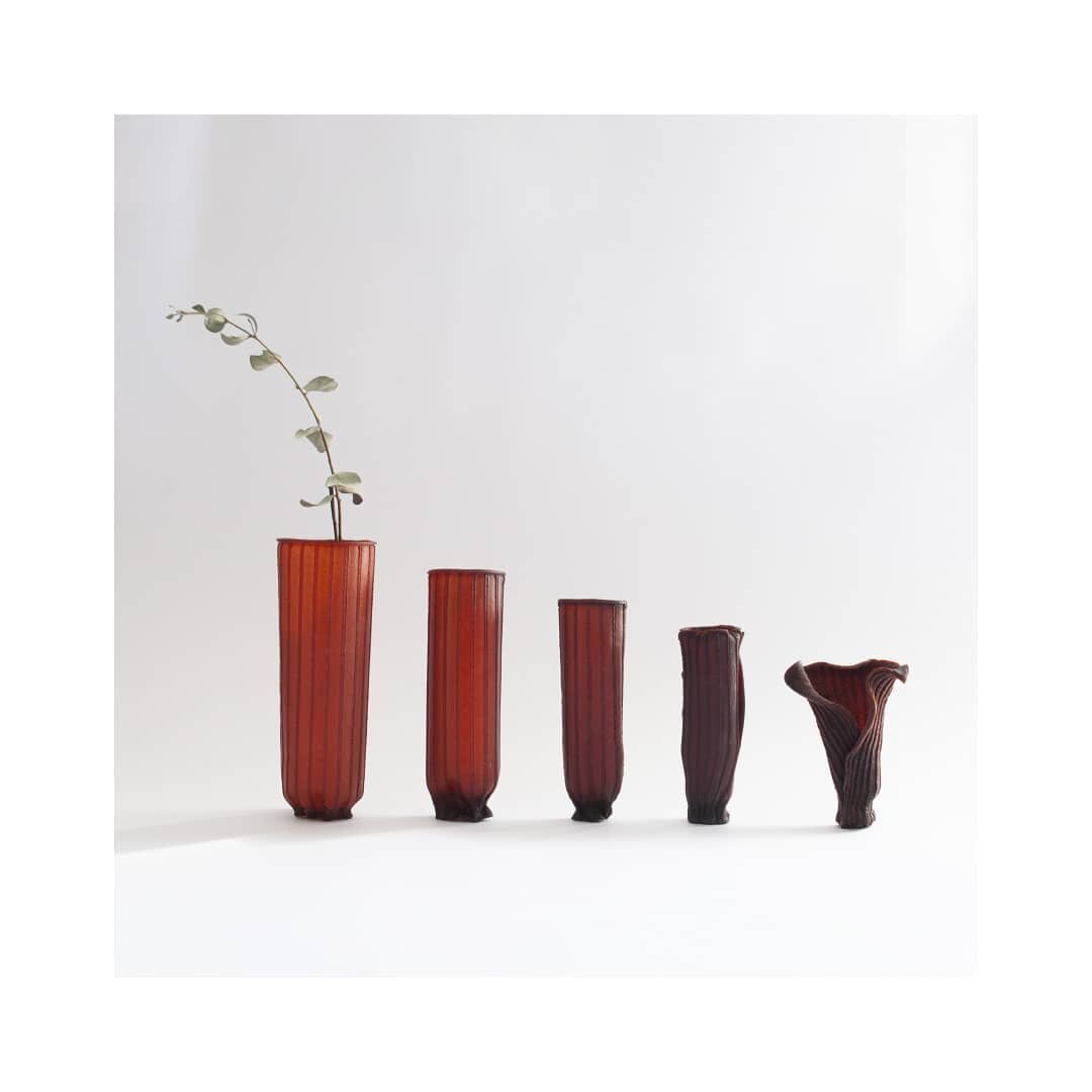 [true matter exhibition #dutchdesignweek] 

I wanted that the final objects could reflect the ratio of water available for avocado plantations in comparison to communities in the same territory.
.
The final work; a series of vases, show how the mater