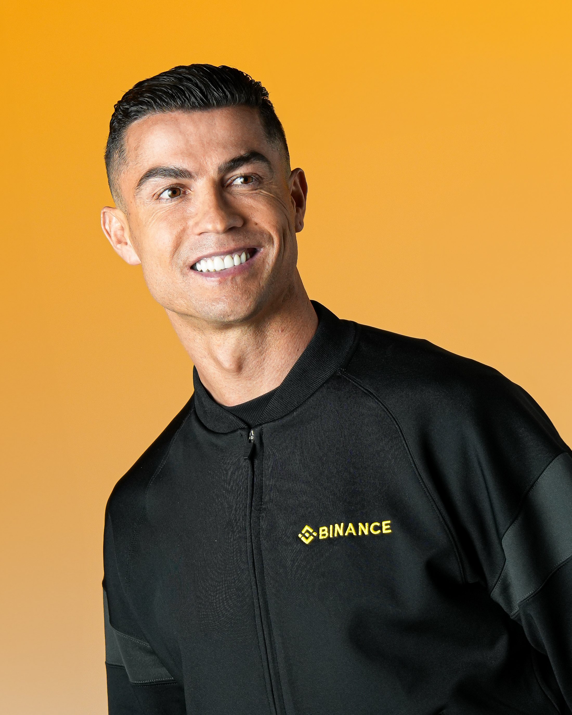 CR7_Binance_00.jpg