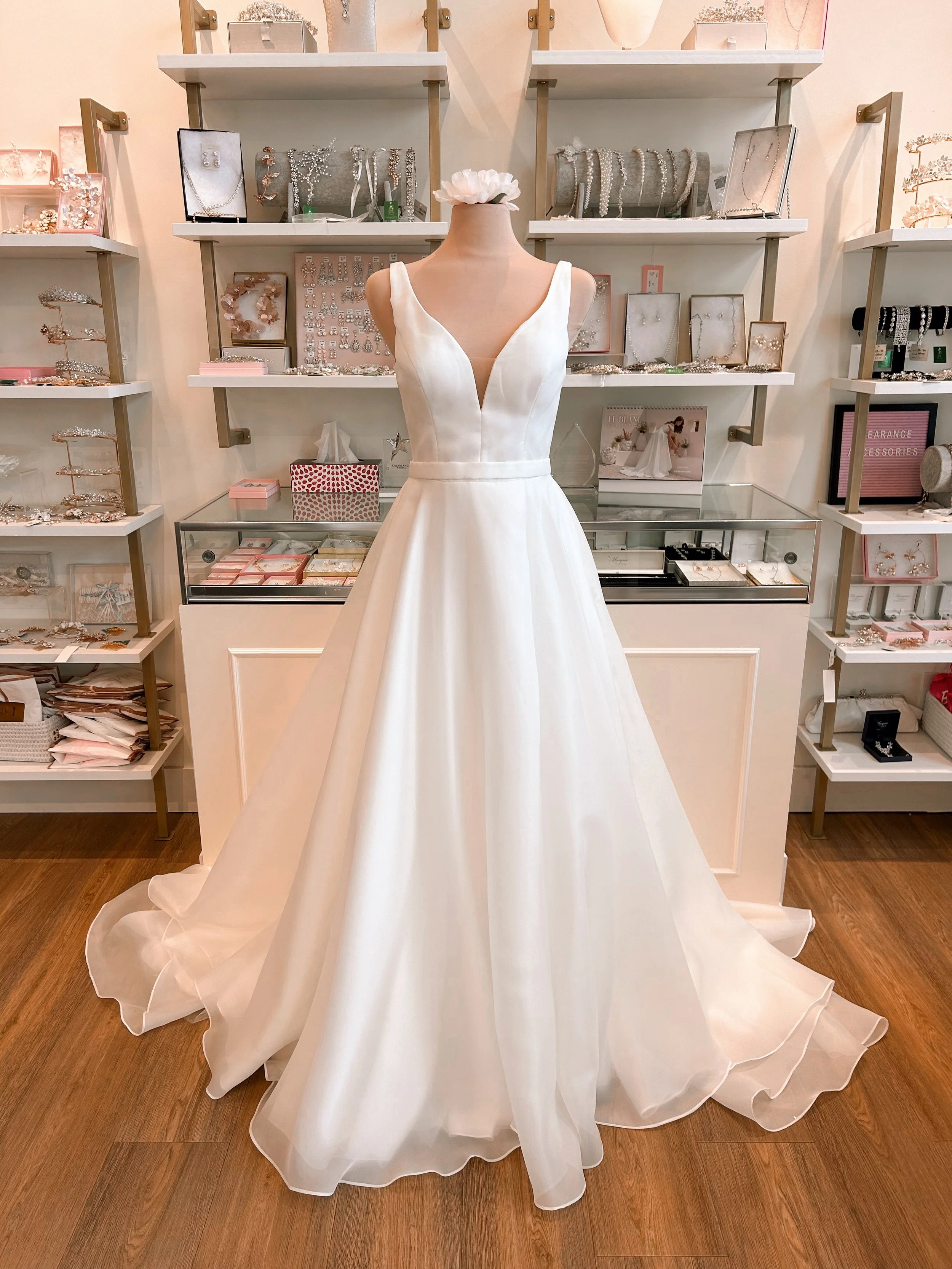 Kate, size 8, now $1243