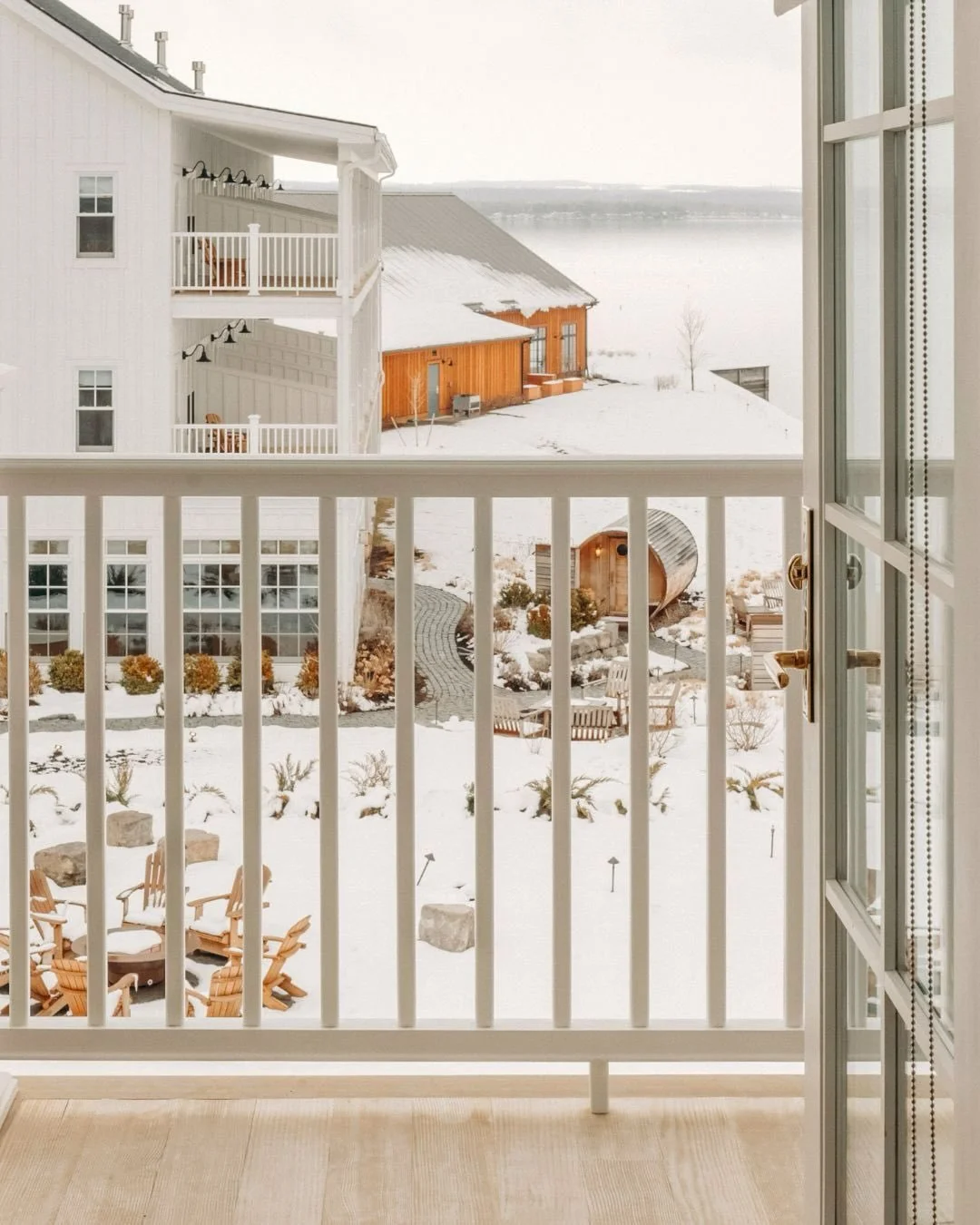 This week, we&rsquo;re celebrating Independent Hotel Week with @preferredhotels. At the Lake House, the comfort of finding home away from home lives in the little things&mdash;from thoughtful in-room amenities and evenings spent by the fire pits, to 