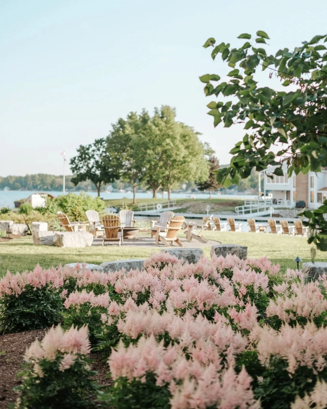In just a few weeks, the lake will warm, the grounds will turn green, and blooms will begin to dot the shoreline. 🌼

Plan your escape before spring arrives with our In Bloom at the Lake package.

Package information:
Up to 15% off luxurious accommod