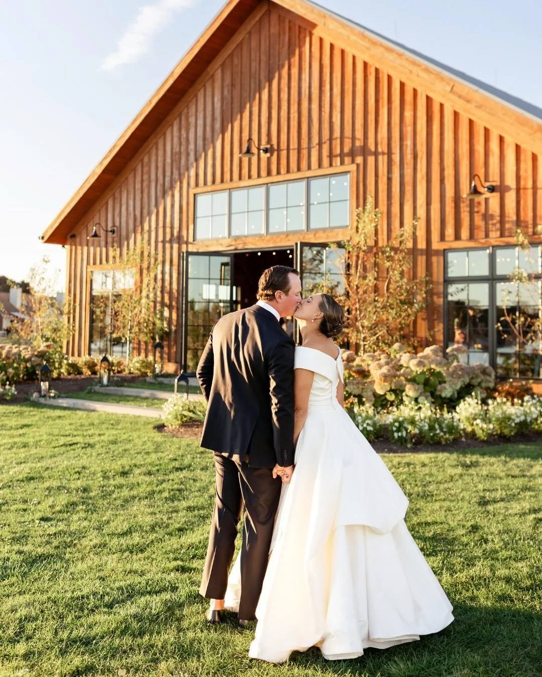 Spring: a season for color, for celebration, for gathering your closest loved ones in the most beautiful place to say I do. Begin your forever with us and start planning your spring Lake House wedding at the link in bio. 🤍