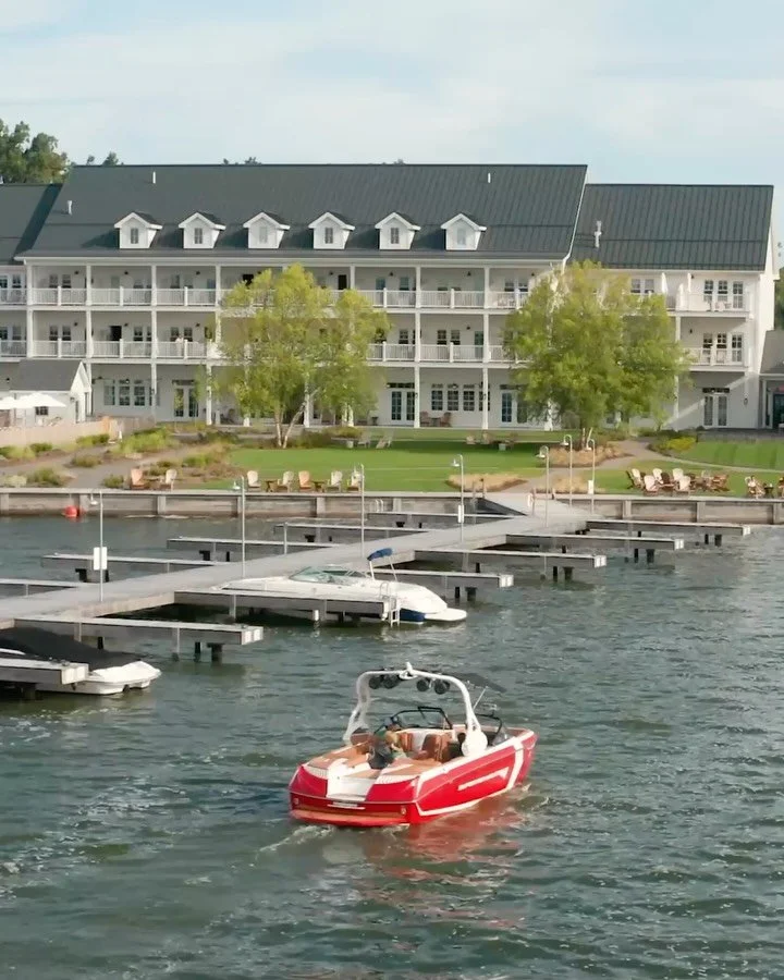 Happy Memorial Day Weekend from The Lake House! With the long weekend comes the start of the summer season, including our Summer Music Series, Dive in Movie nights, cruises across the lake, and afternoons spent kayaking or out on a boat.

All reserva