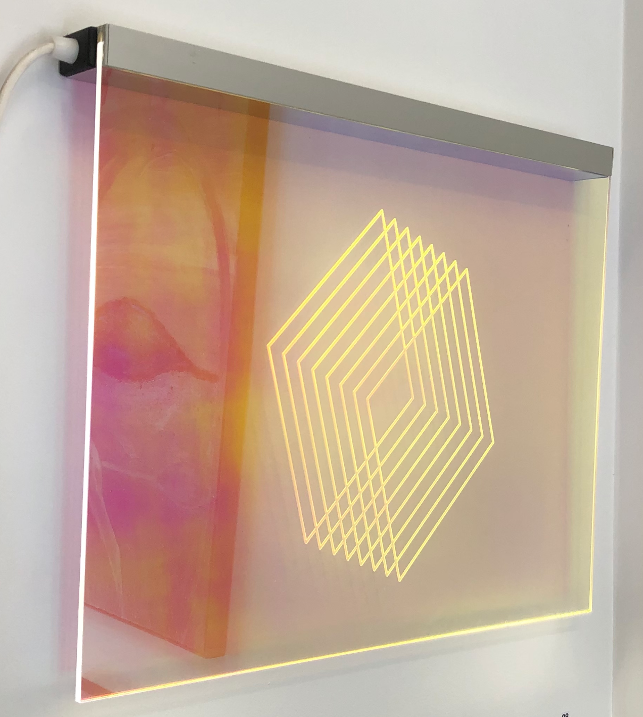 Vortex202040x50cmLazerfræst plexígler með litbreytingarfilmu and LED ljósi / Lazermilled plexiglass with dichroic film and LED light150.000krÞetta verk fæst í Gallerý Þulu