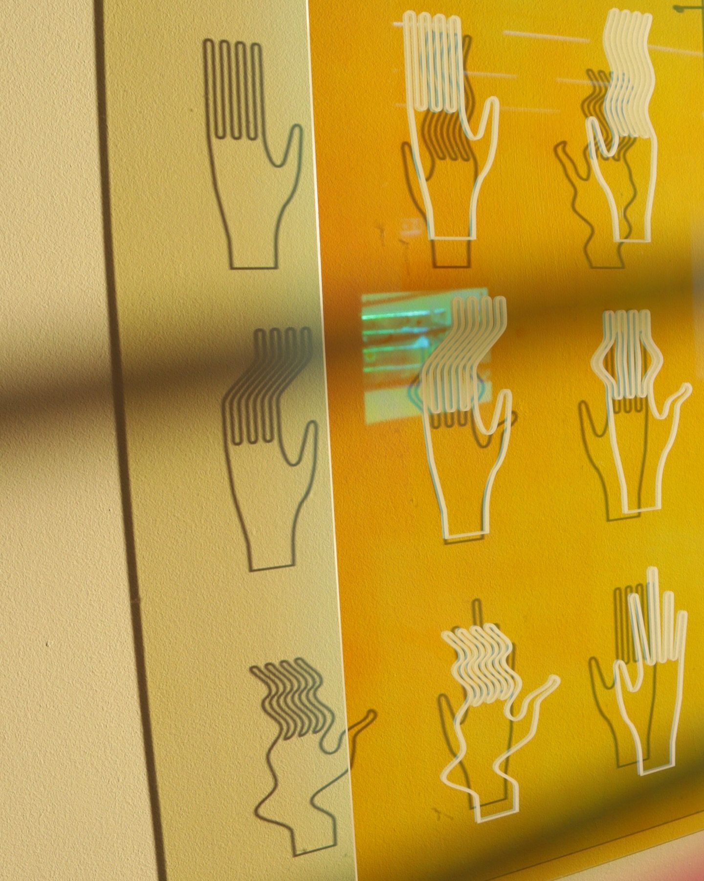 Connection instruction I,II,III 
2022
50cm x 70cm

Lazer etched acrylic glass with dichroic film.

Available @bergcontemporary 👀

👋🏽🤞🏼👉🏻👌🏻👈🏿🫶🏻👐🏻👆🏽👇🏾🤘🏼✋🏻🤚🏼🤙🏿