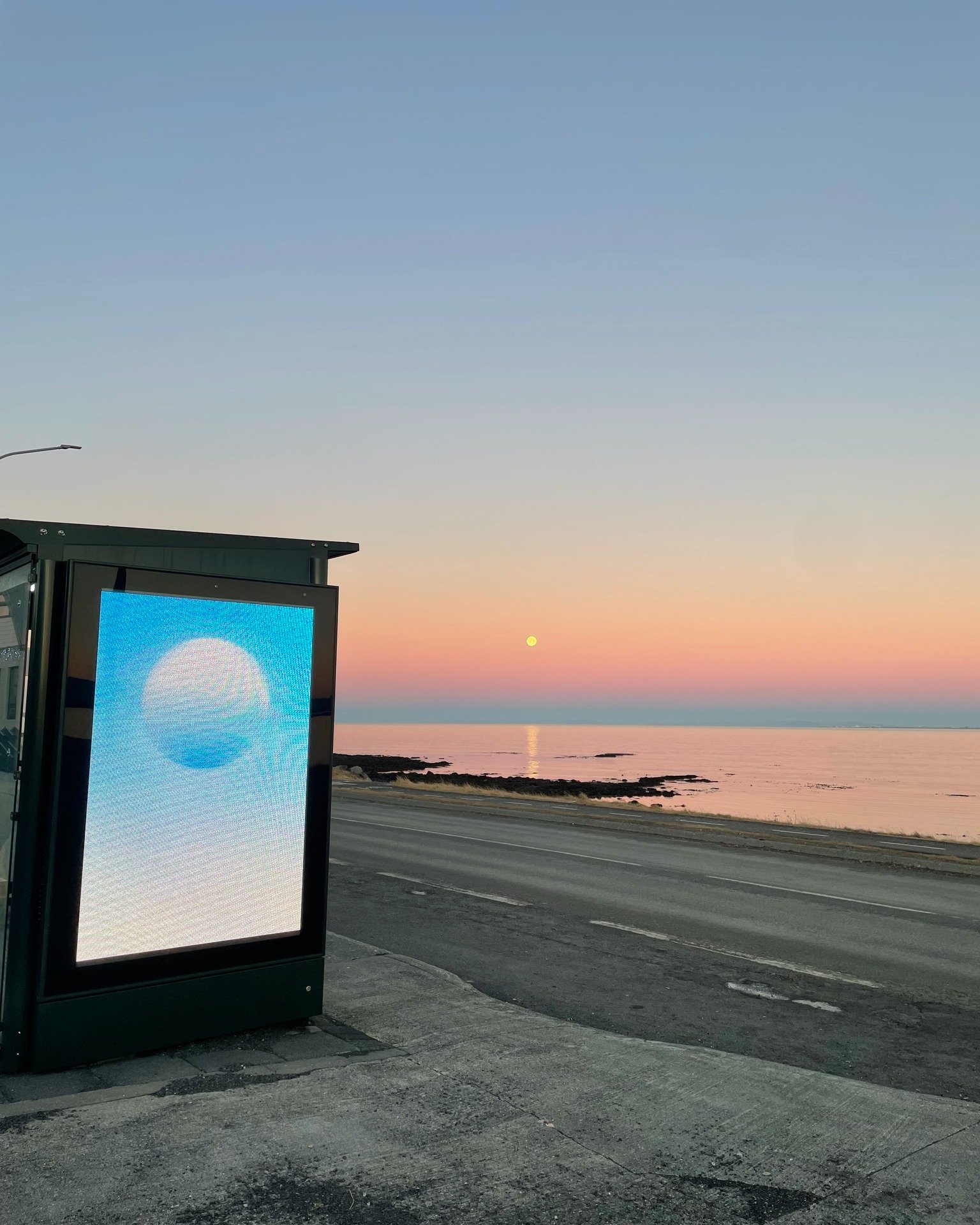 S&oacute;larhringur / Sun Cycle is now a part of the collection of @reykjavikartmuseum 🤝

Here are a few snapshots of its magical journey around Reykjav&iacute;k January 1.-3. 2026 🌕🌖🌗🌘🌑🌒🌔🌕

#billboard #commercialbreak #augl&yacute;singhl&ea