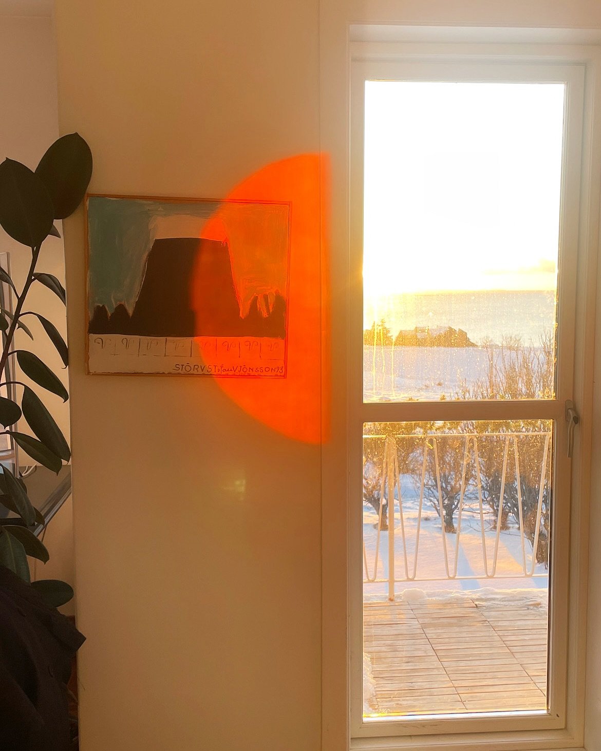 Same work, same place / Different time, different view
🌚🌑🌖🌕🌘🌓🌗🌔🌒🌝

R&ouml;kkur / Dusk
2020
Edition 30pcs

Available @bergcontemporary and soon @chart_artfair 👀

#r&ouml;kkur #dusk #edition #editionart #editionwork #chartartfair #bergcontem